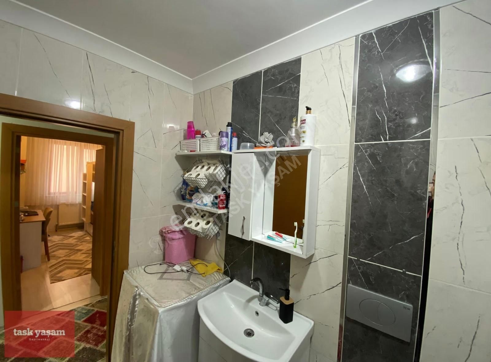 Gebze Güzeller Merkezi Çarşıya Yakın Konumda 2+1 Satılık Daire - Görsel 9