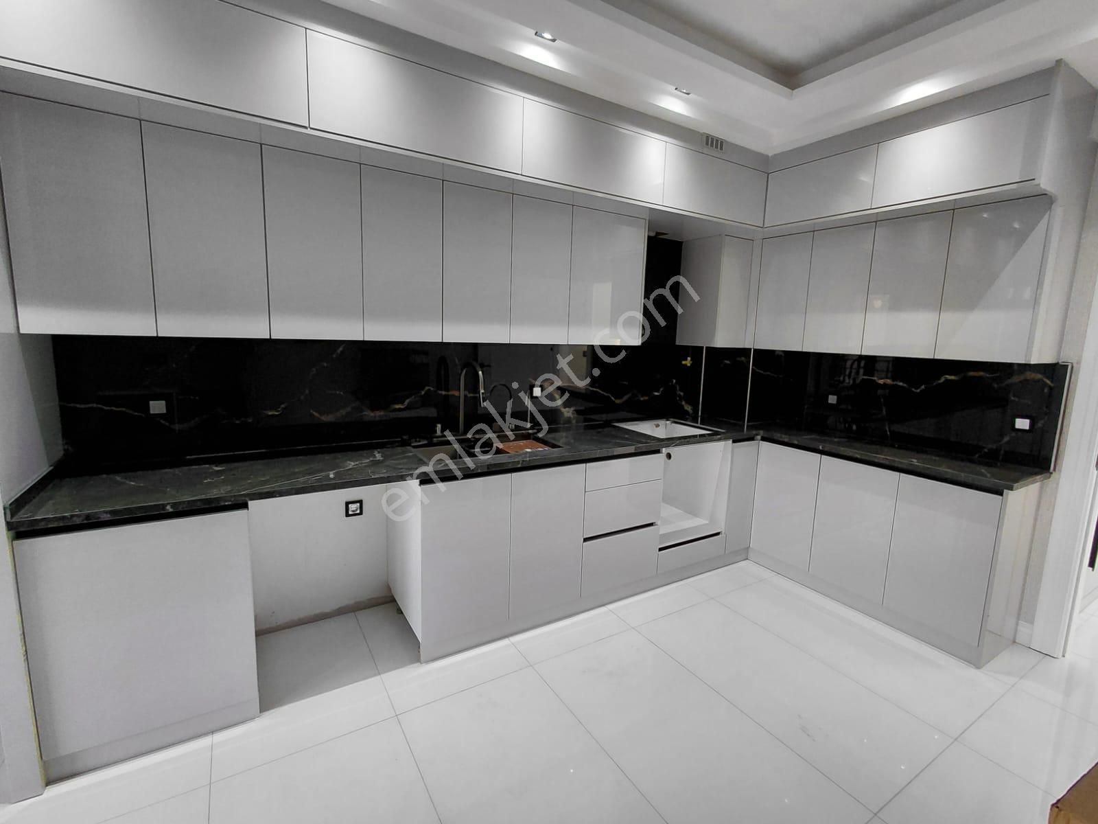 Emrah Çiftci'den Selçuklu Parsana Mah.ahmet Yesevi Cad.yanı Satılık 3+1 Ultra Lüks Daireler