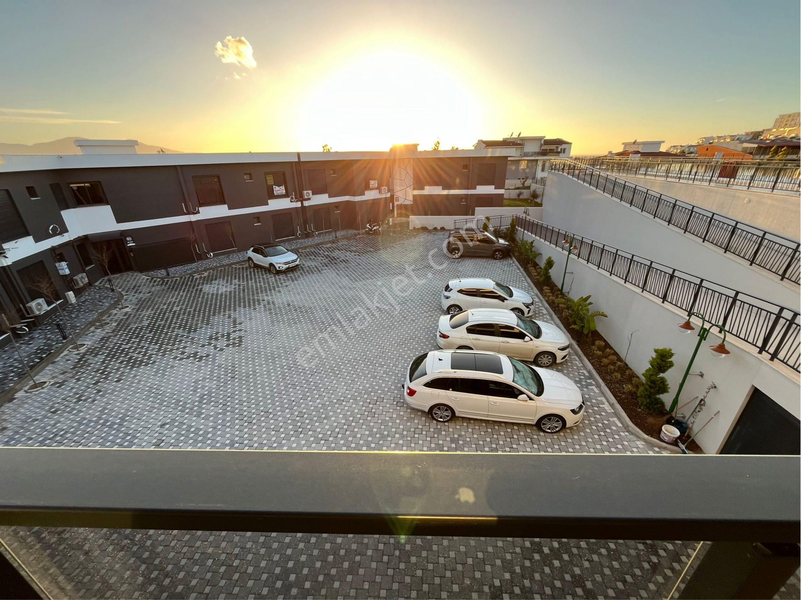 Kuşadası Nda Sıfır Havuzlu 3 Artı 1 Daire - Görsel 15