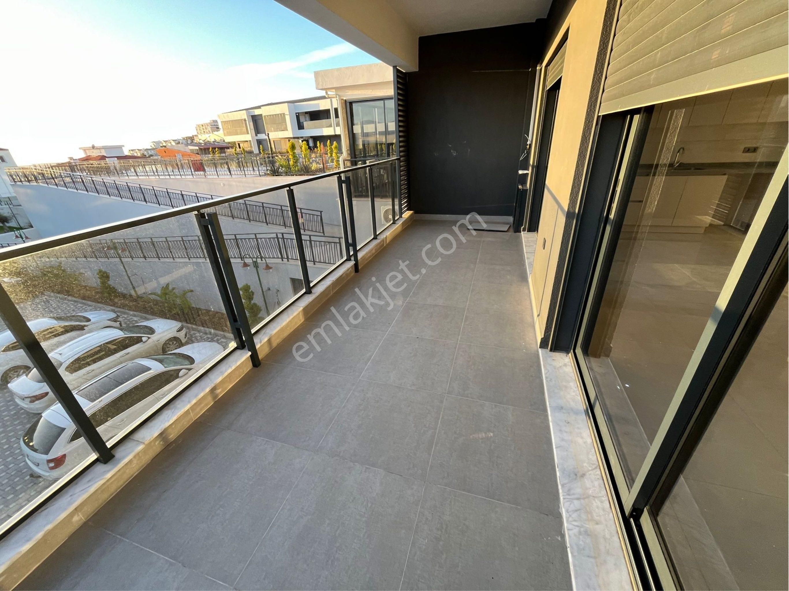 Kuşadası Nda Sıfır Havuzlu 3 Artı 1 Daire - Görsel 19