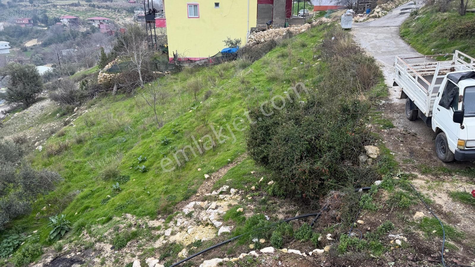 Mersin Erdemli İlemin Mahallesinde 809 Metrekare Satılık Tarla