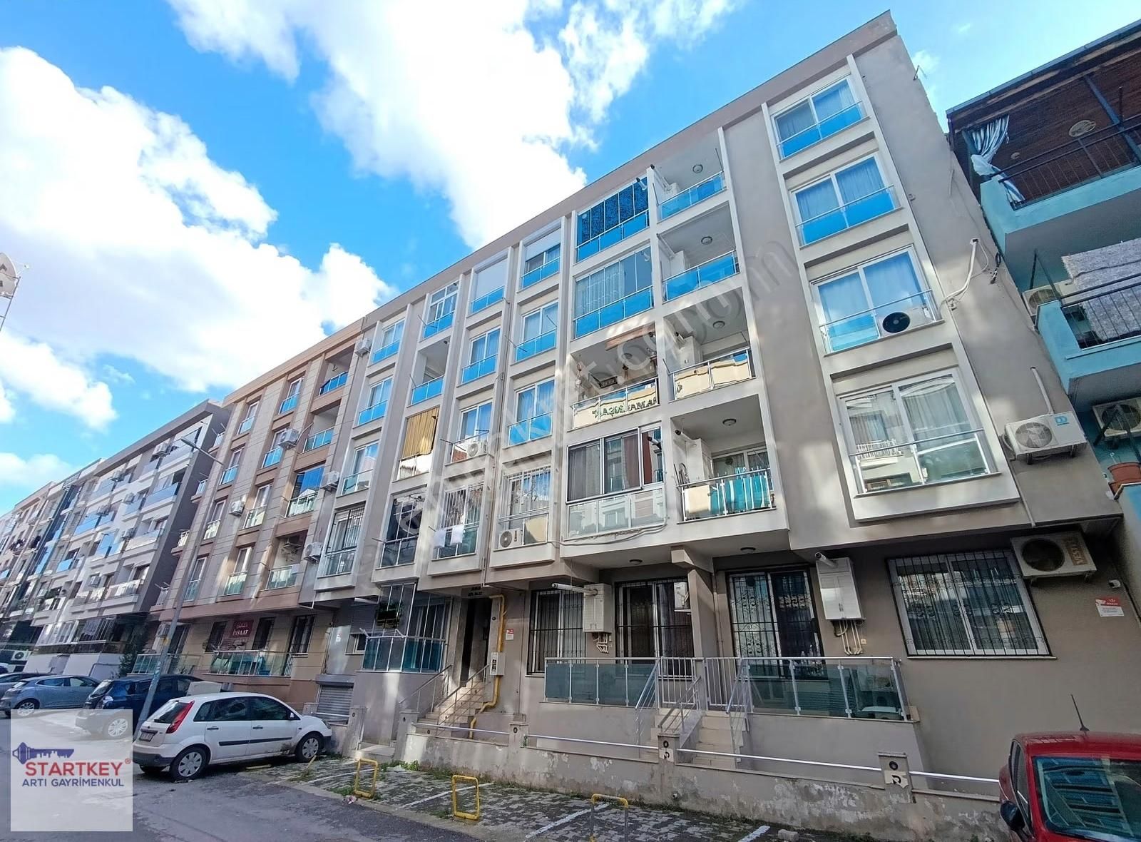 Karşıyaka Örnekköy Yeni Girne Yakını 2+1 Asansörlü Satılık Daire