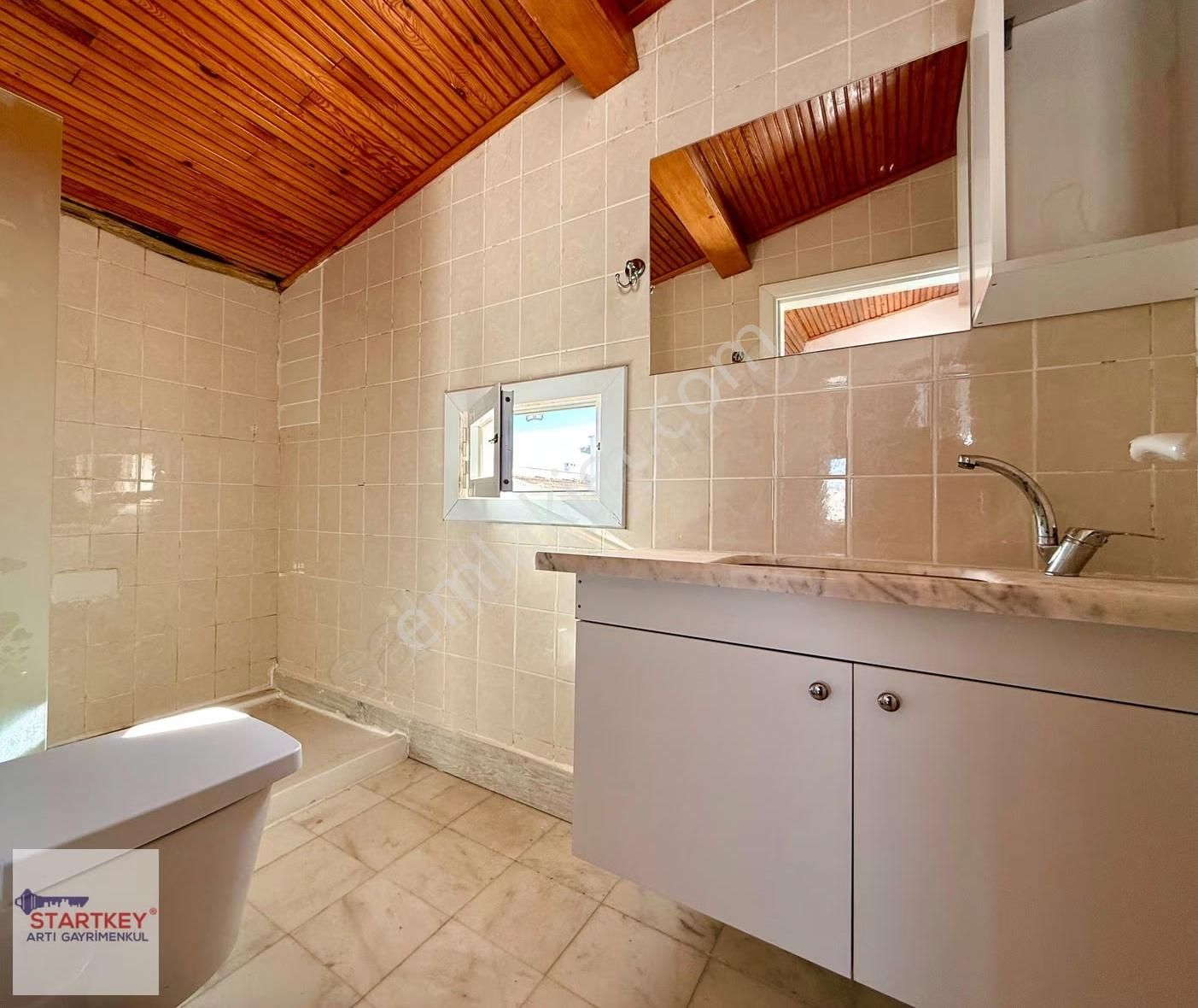 Çeşme Çiftlikte 4+1 Satılık Tripleks Villa - Görsel 24