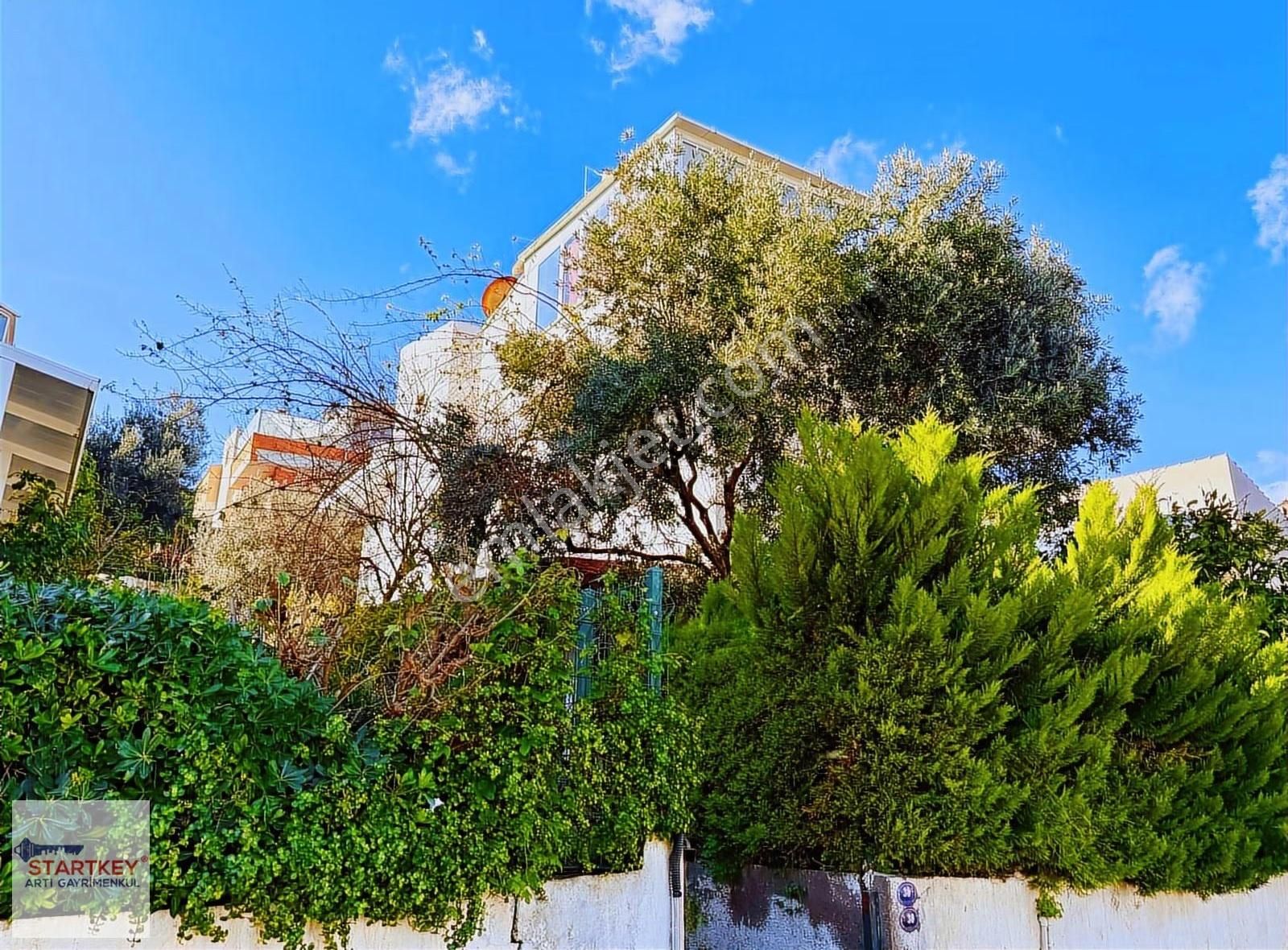 Çeşme Çiftlikte 4+1 Satılık Tripleks Villa - Görsel 22