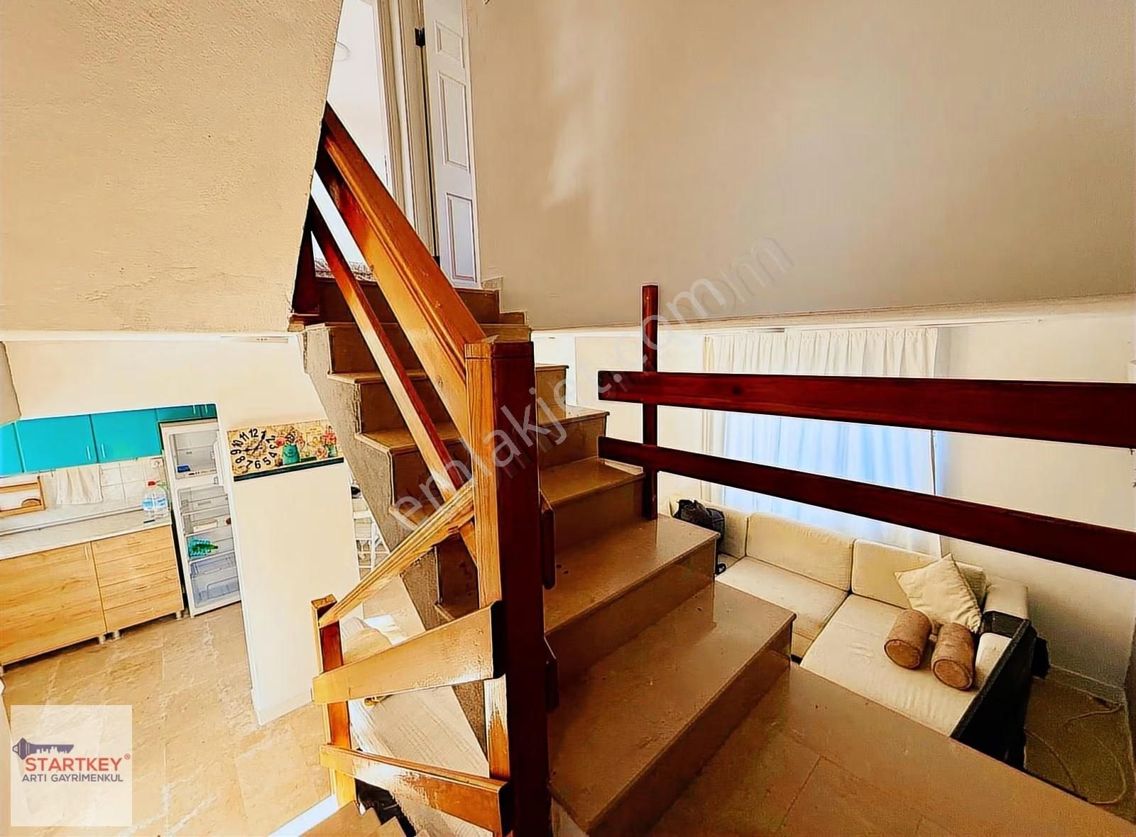 Çeşme Çiftlikte 4+1 Satılık Tripleks Villa - Görsel 2