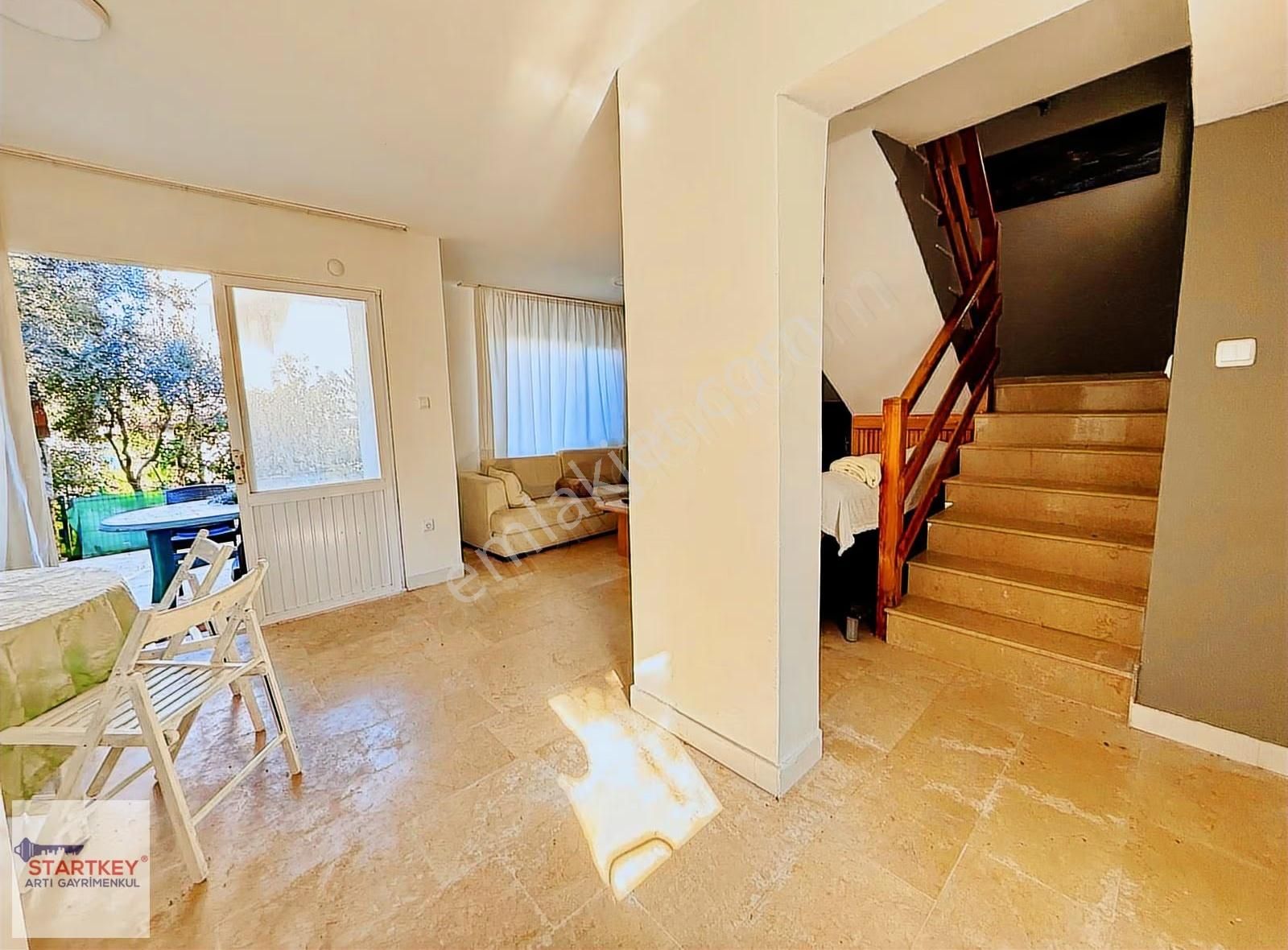 Çeşme Çiftlikte 4+1 Satılık Tripleks Villa - Görsel 33