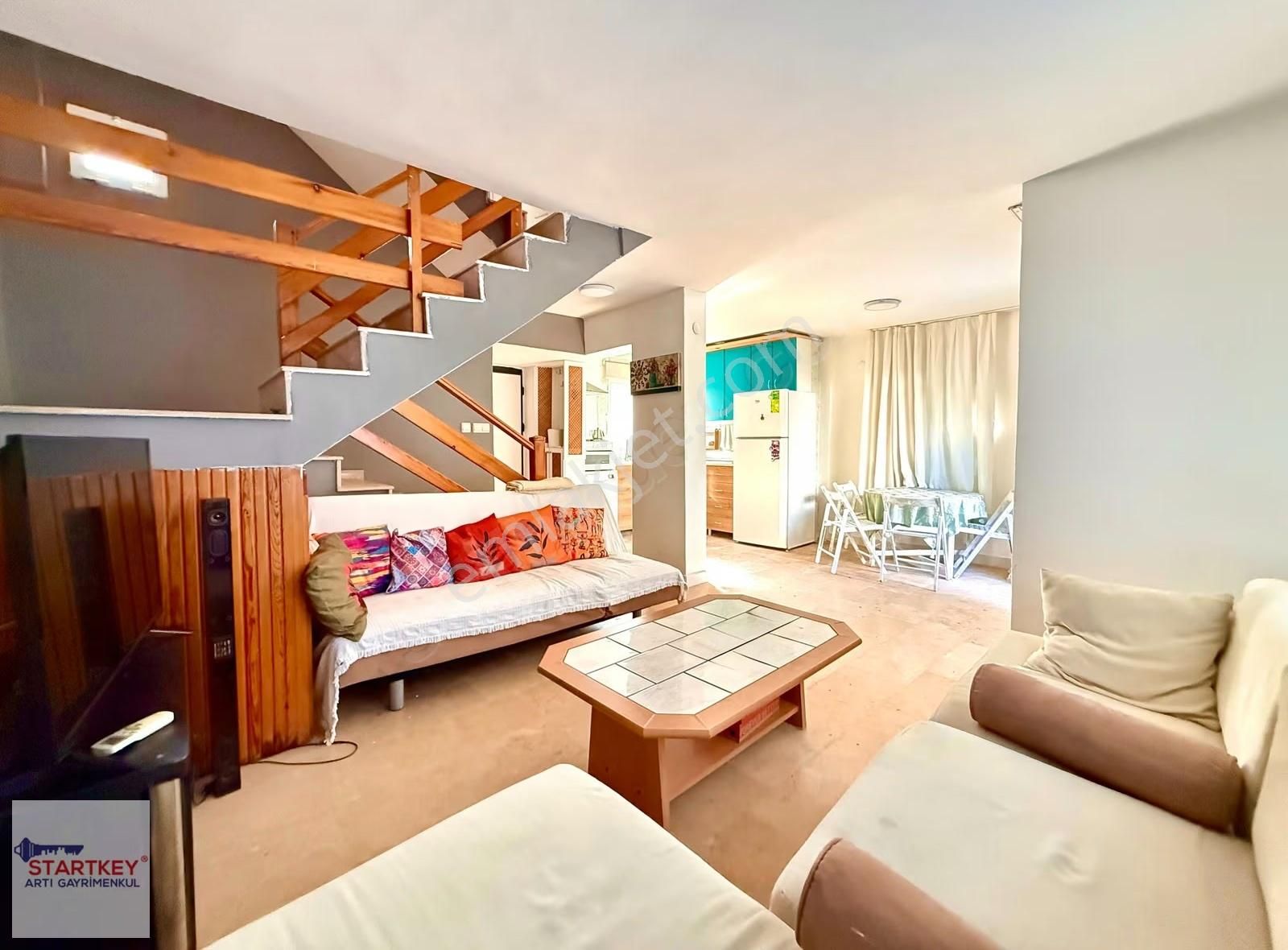 Çeşme Çiftlikte 4+1 Satılık Tripleks Villa - Görsel 25