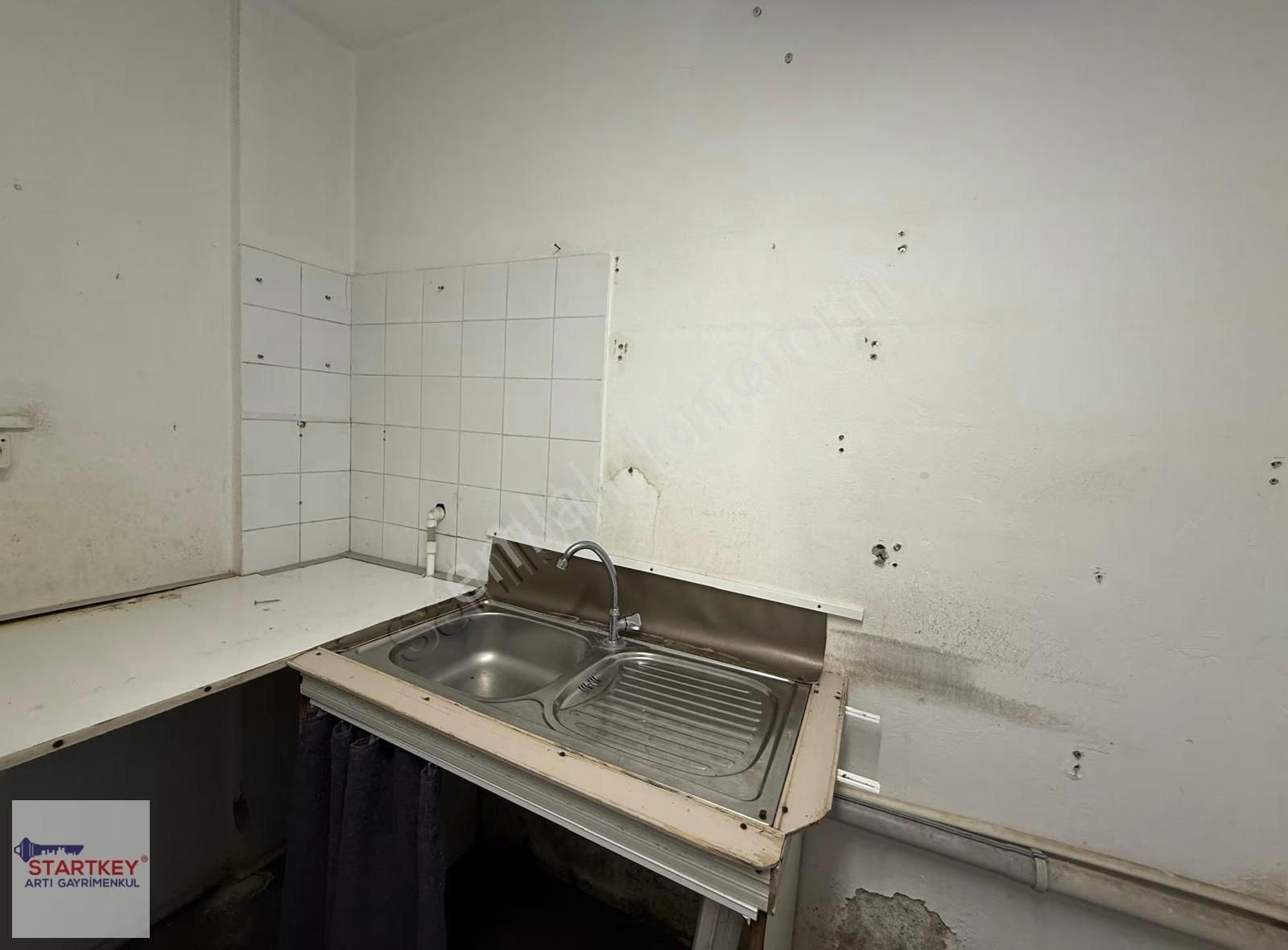 Donanmacı Mahallesinde Çarşı Yakını Batar Katlı Kiralık Dükkan - Görsel 5