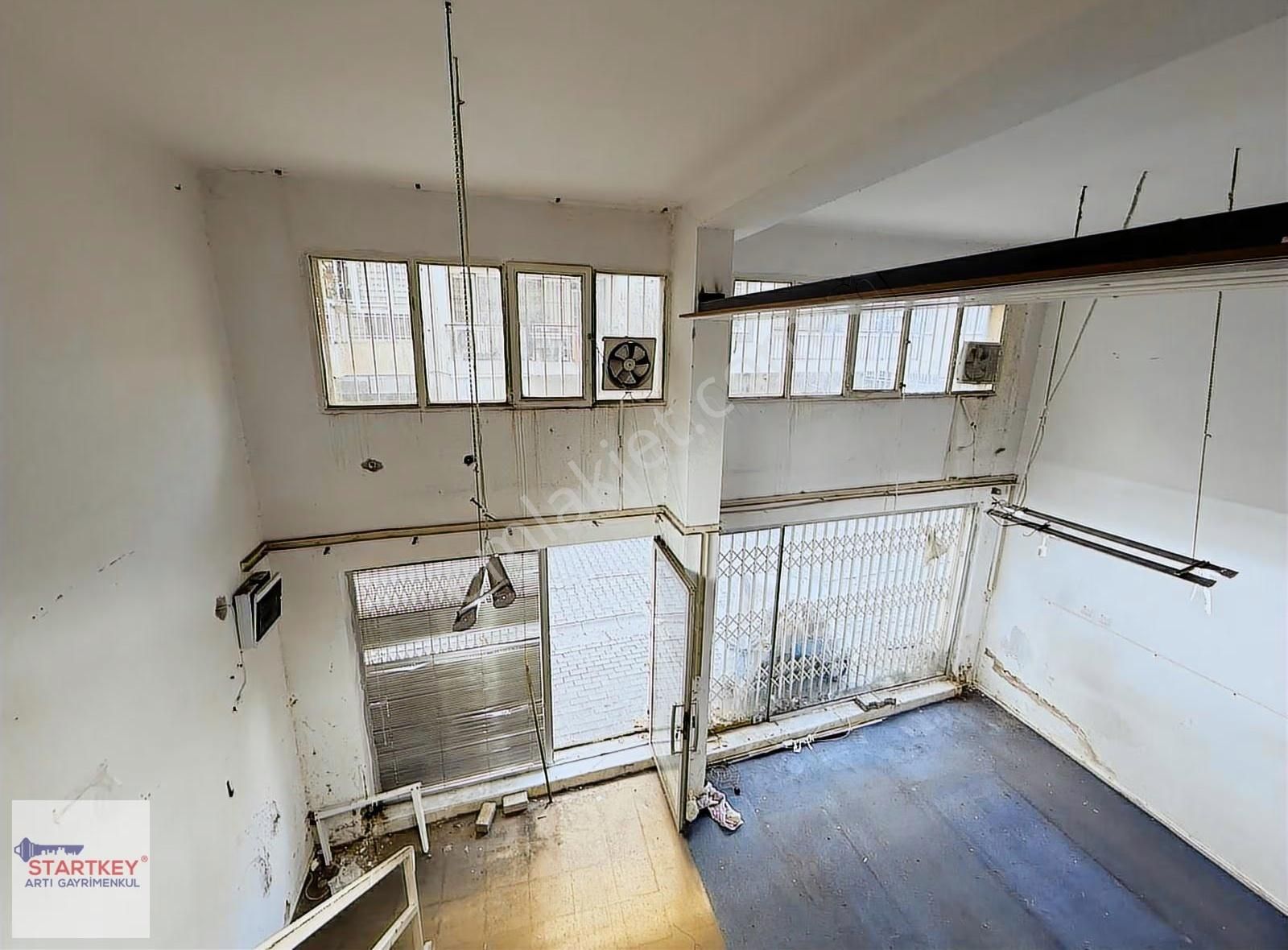 Donanmacı Mahallesinde Çarşı Yakını Batar Katlı Kiralık Dükkan - Görsel 3