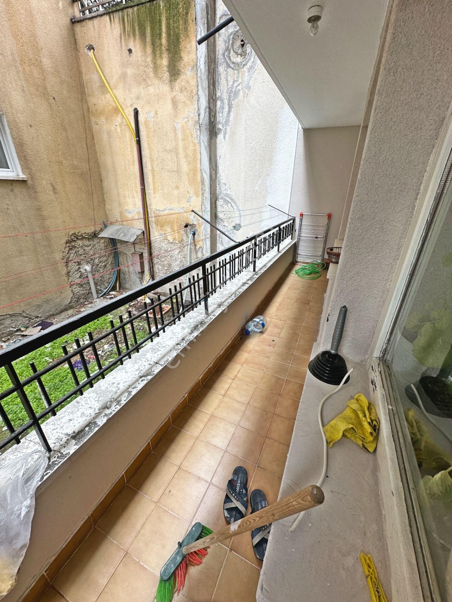 Şafaktepe Mahallesinde Merkezi Konumda Balkonlu 2+1 Satılık Daire - Görsel 8