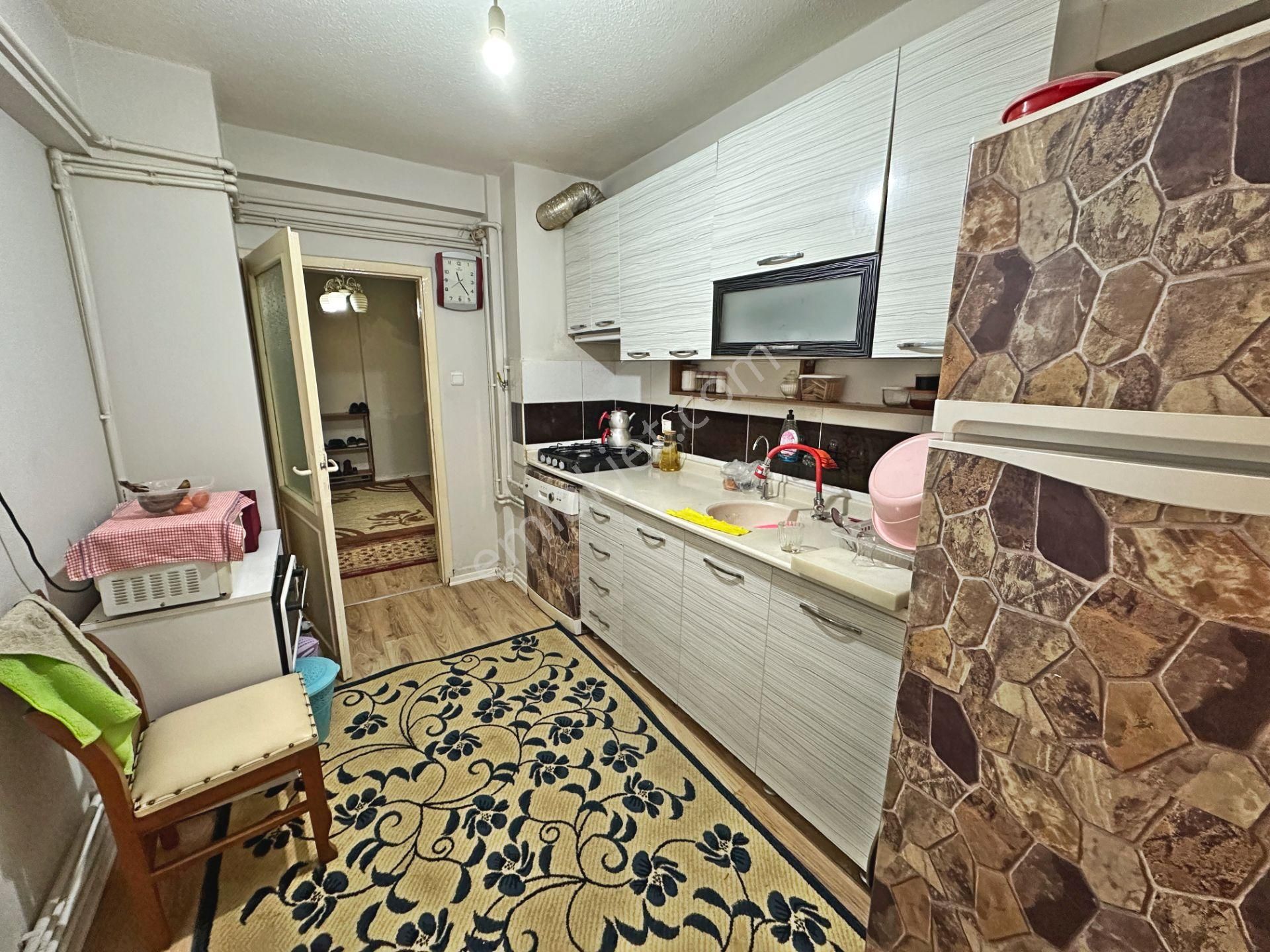 Şafaktepe Mahallesinde Merkezi Konumda Balkonlu 2+1 Satılık Daire - Görsel 10