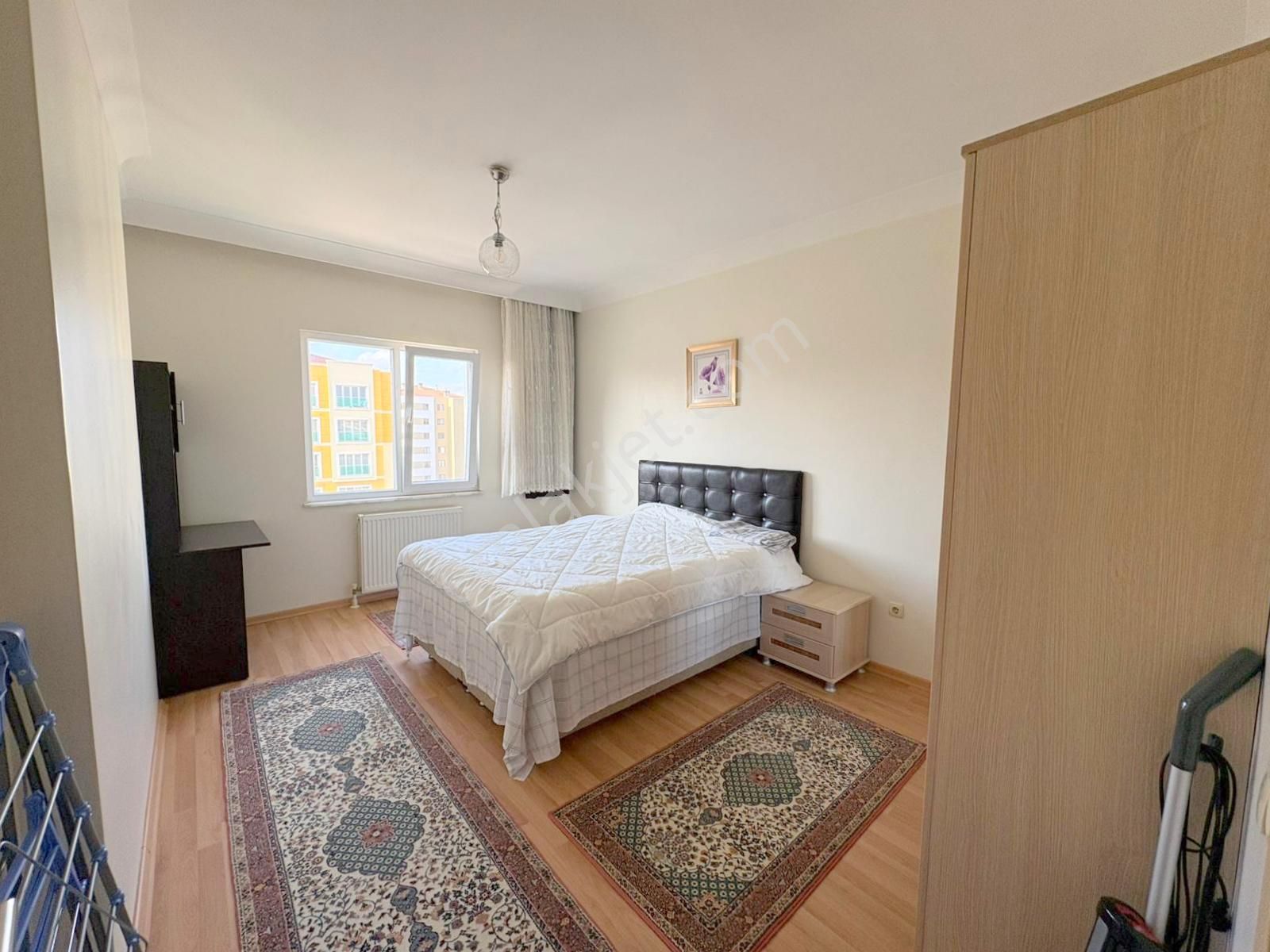 Mertcan'dan Viaport 1dk Havuzlu Güvenlikli Sitede Eşyalı 1+1 - Görsel 8