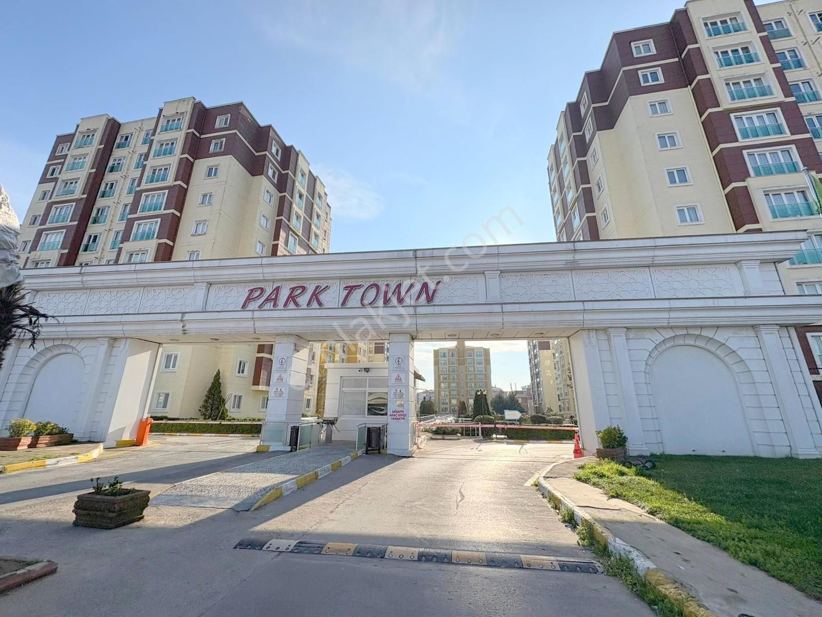 Mertcan'dan Viaport 1dk Havuzlu Güvenlikli Sitede Eşyalı 1+1 - Görsel 32