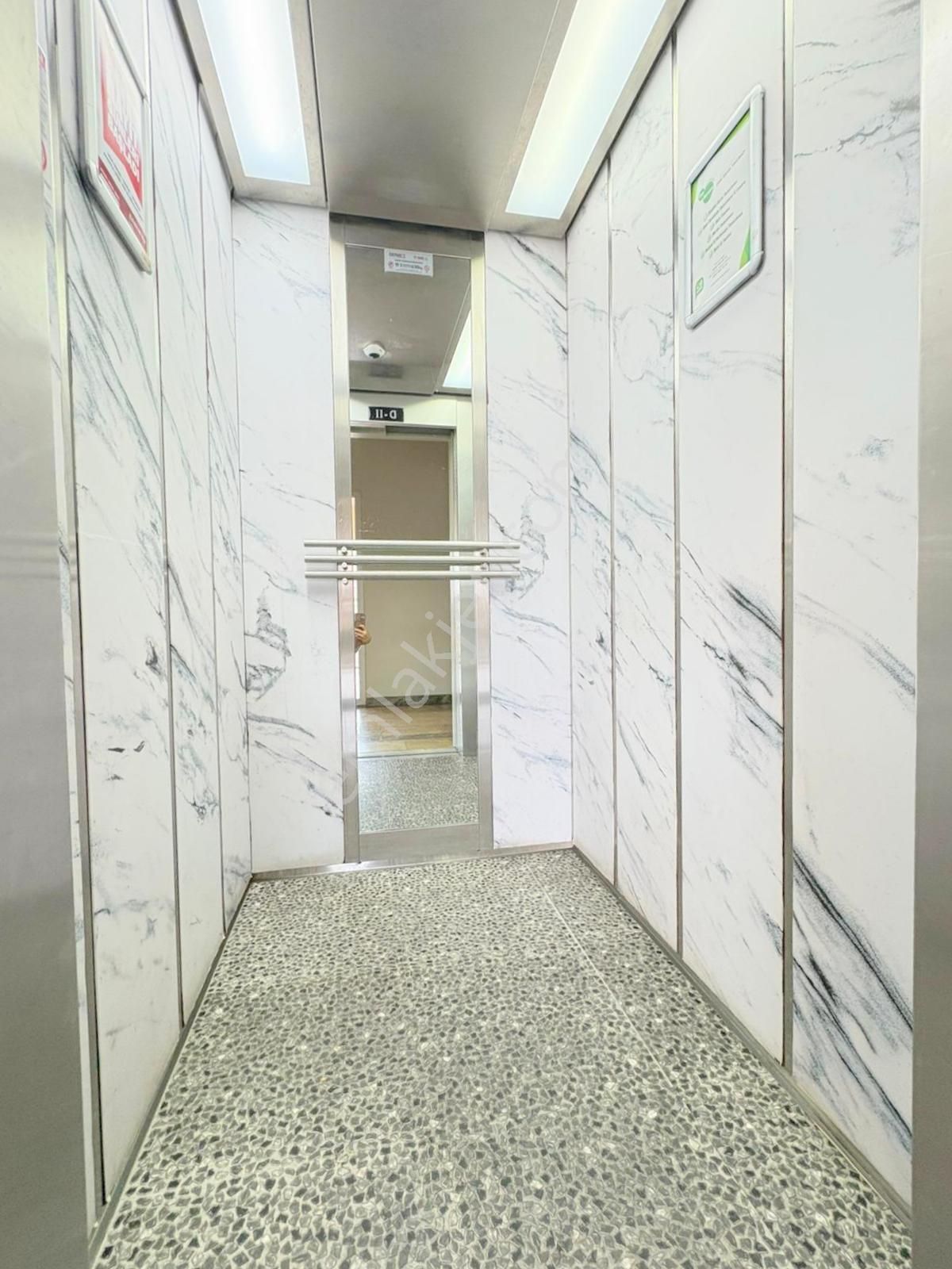 Mertcan'dan Viaport 1dk Havuzlu Güvenlikli Sitede Eşyalı 1+1 - Görsel 18