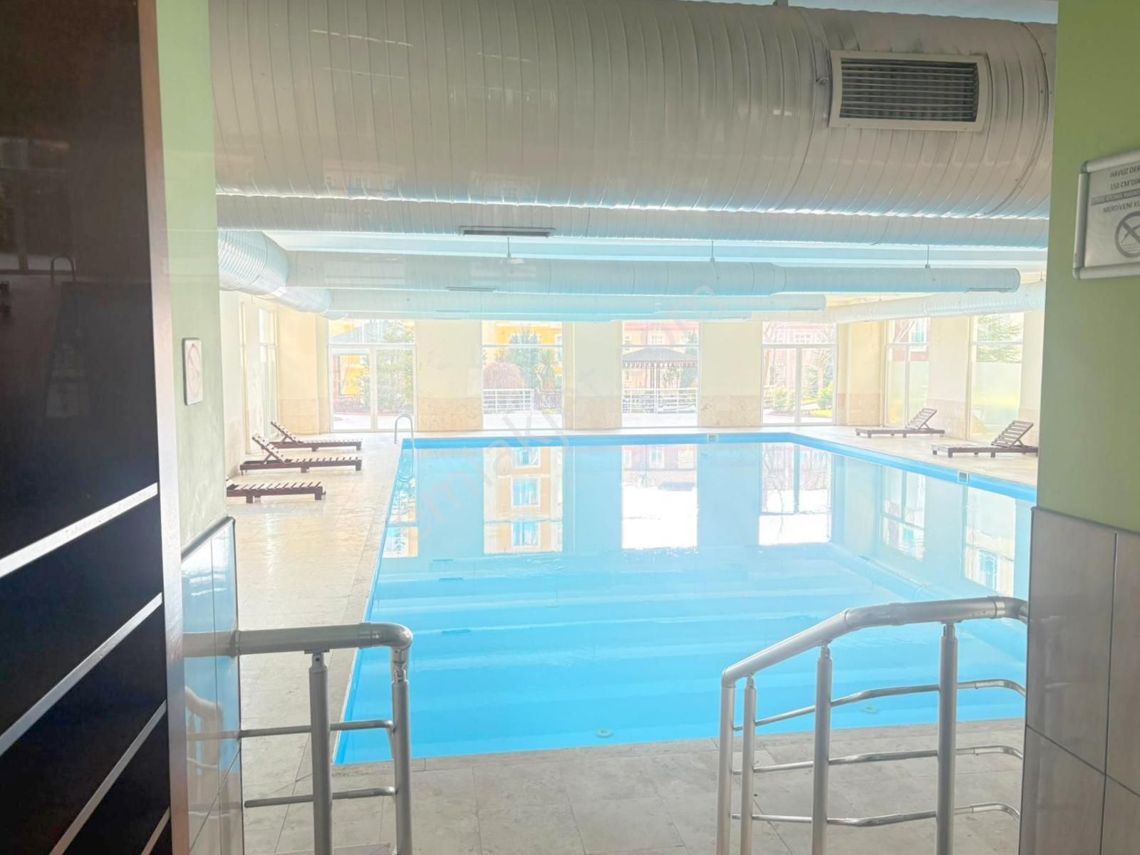 Mertcan'dan Viaport 1dk Havuzlu Güvenlikli Sitede Eşyalı 1+1 - Görsel 30