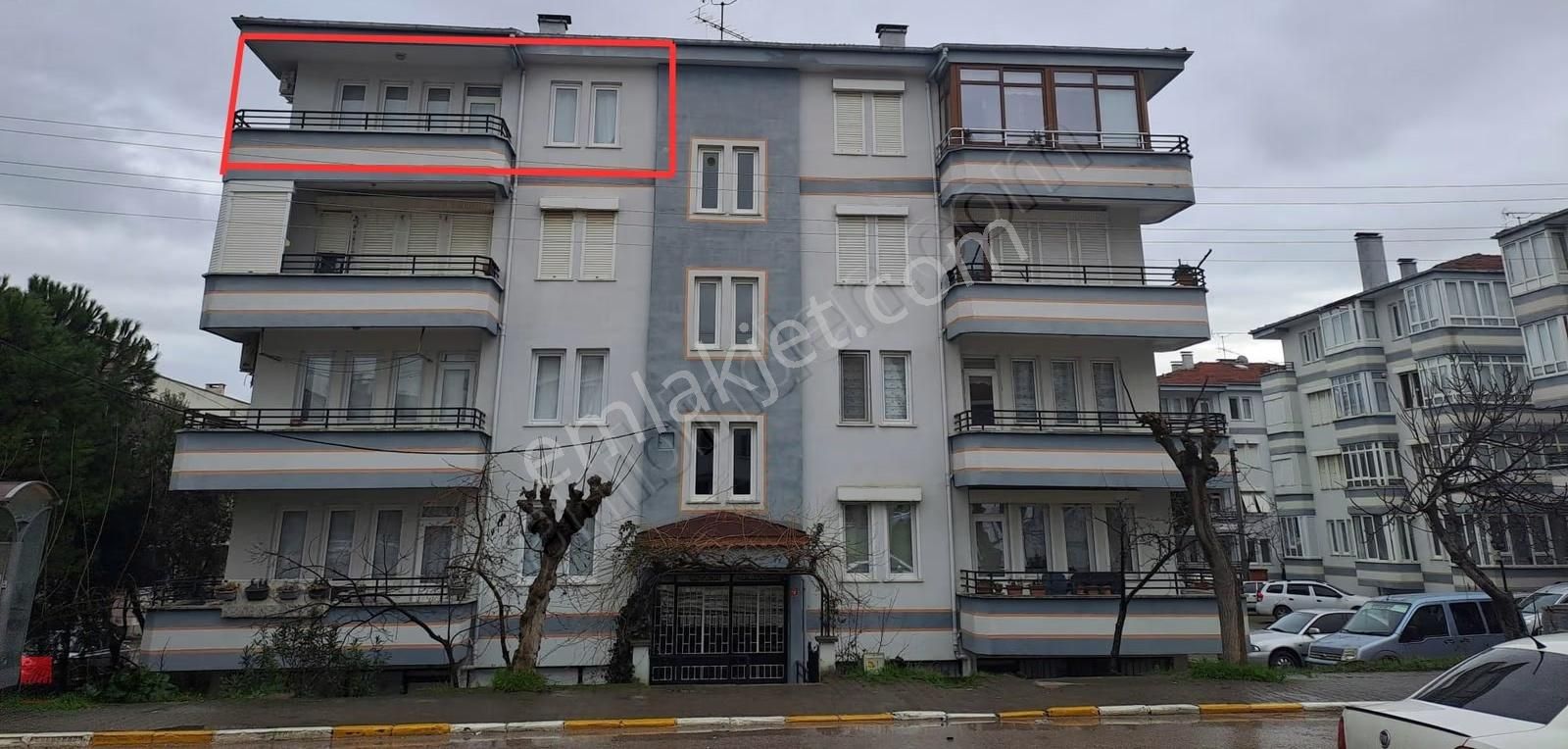 Liva'dan Çevre Yolu Cadde Üzeri Satılık Masrafsız 2+1 Daire.