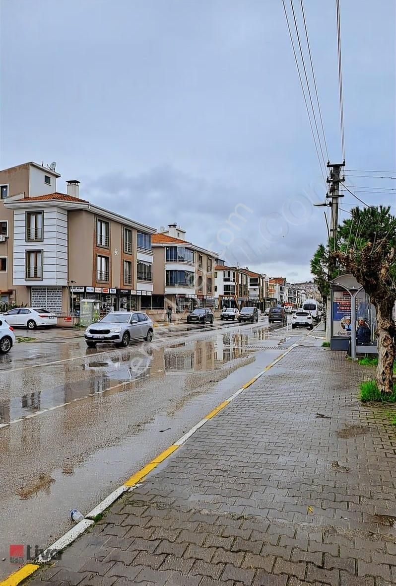 Liva'dan Çevre Yolu Cadde Üzeri Satılık Masrafsız 2+1 Daire. - Görsel 3