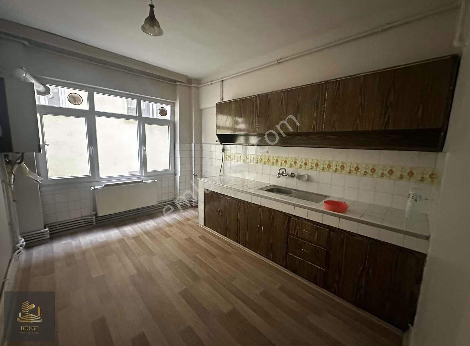 Bölge Emlak'tan Alt Kaynarcada Merkezi Konumda 130 M2 2+1 Daire - Görsel 6