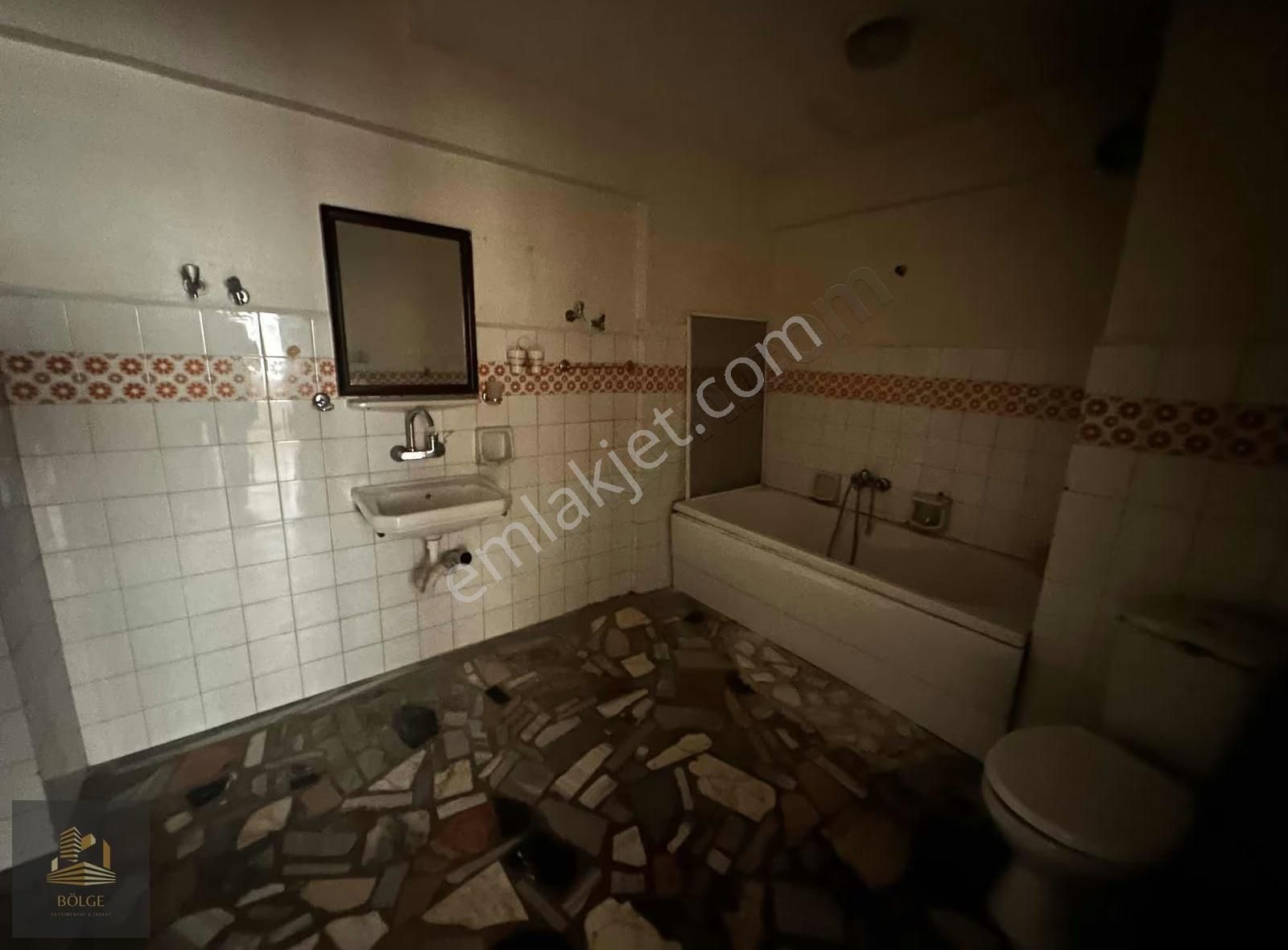 Bölge Emlak'tan Alt Kaynarcada Merkezi Konumda 130 M2 2+1 Daire - Görsel 9