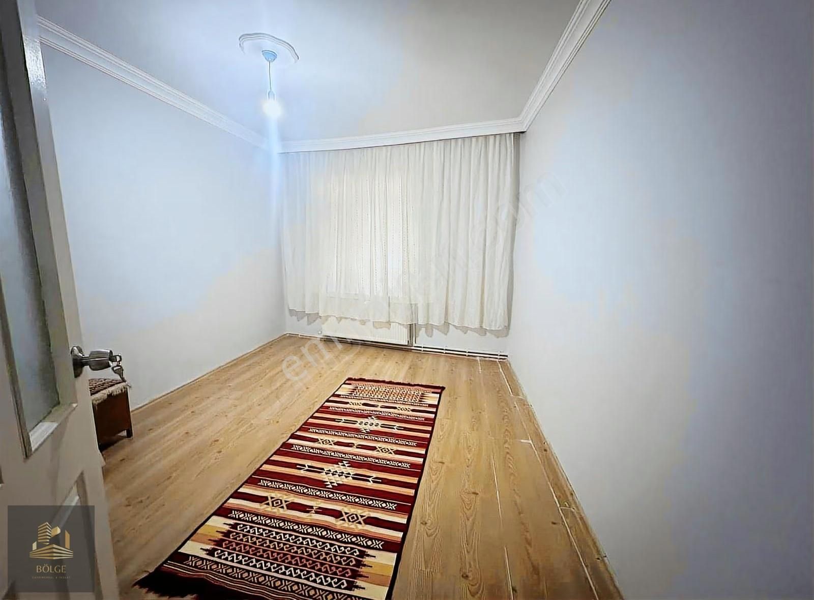 Bölge Emlak'tan Çamçeşmede Merkezi Konumda 2+1 110 M2 Daire - Görsel 12