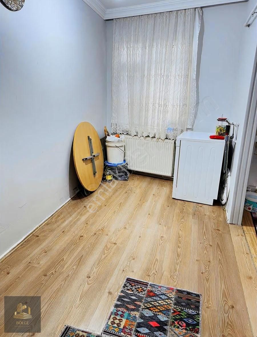 Bölge Emlak'tan Çamçeşmede Merkezi Konumda 2+1 110 M2 Daire - Görsel 4