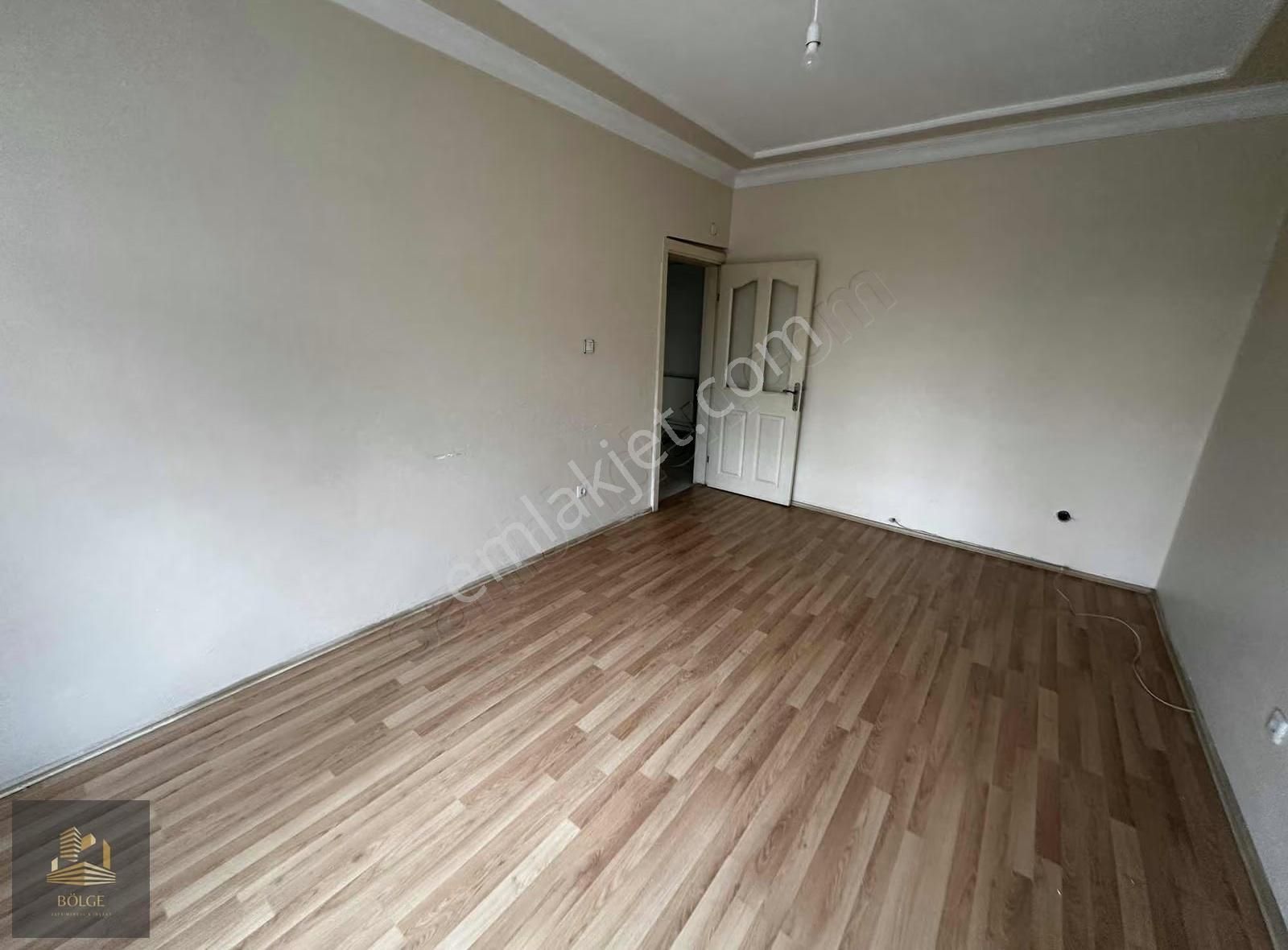 Bölge'den Alt Kaynarcada Kiralık 3+1 Ara Kat Temiz 110 M2 Daire - Görsel 16