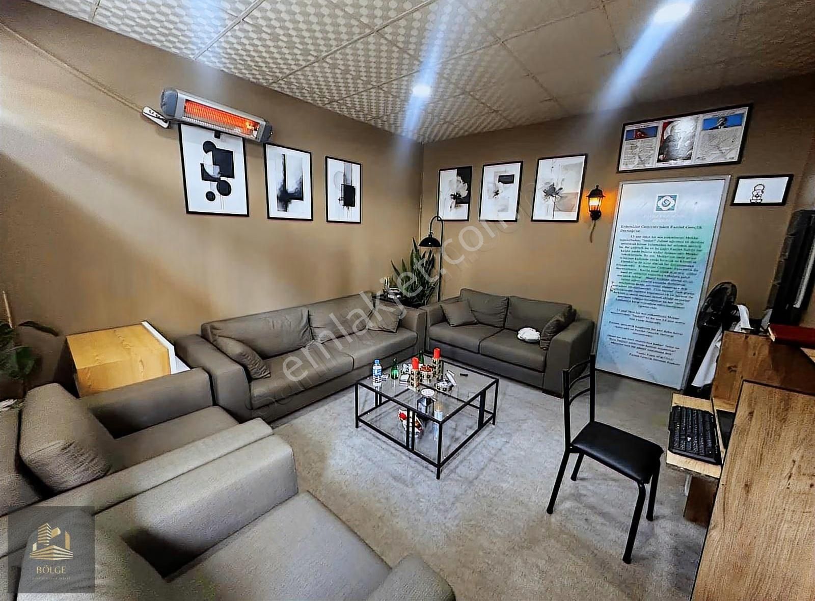 Bölge'den Acil Kaynarcada Cadde Üzerinde Fırsat Satılık Dükkan