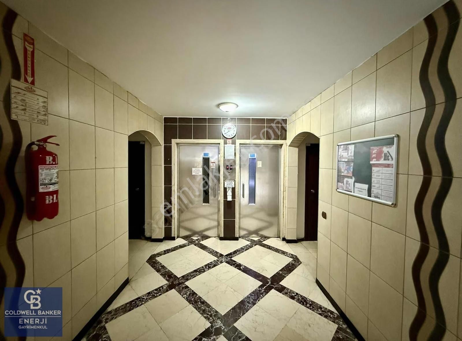 Bahçeşehir Merkez Çınar Adasında Satılık B Tipi 3+1 Daire Boş - Görsel 2