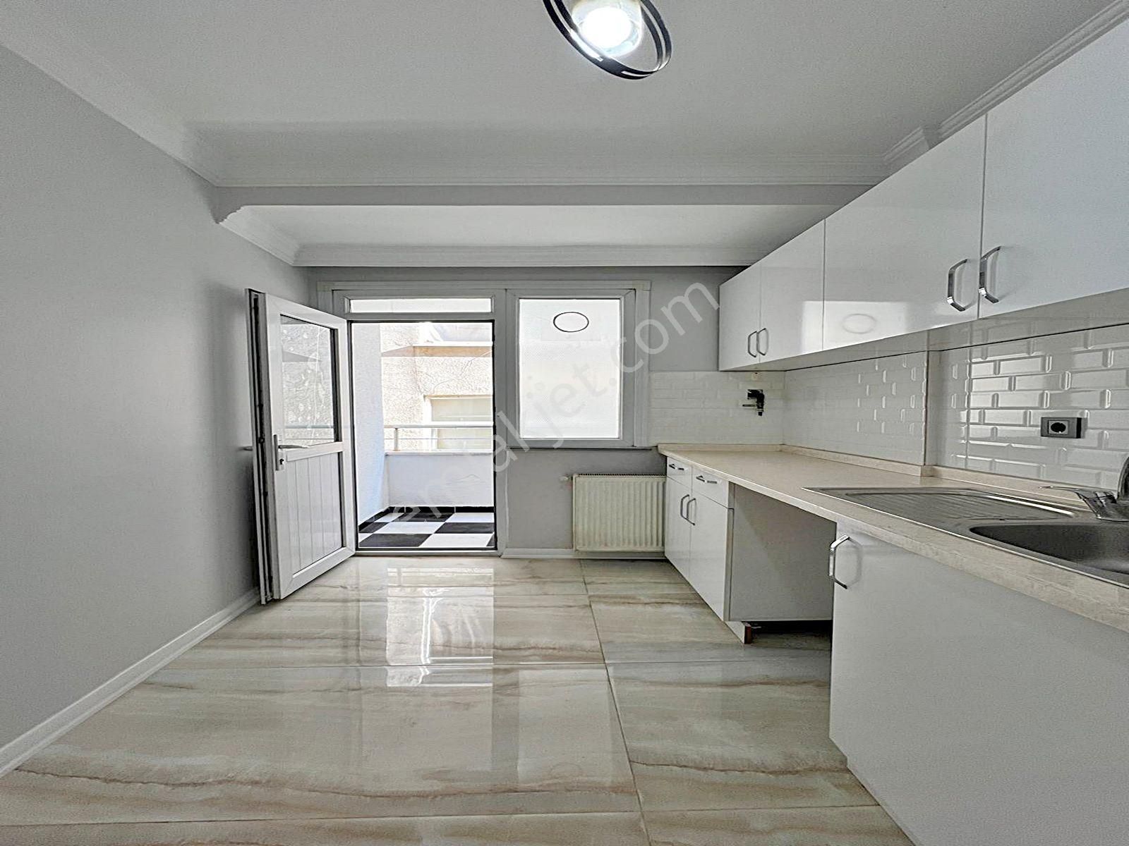 Cadde34 Yapı'dan Eminevim-fuzulev&krediye Uygun Merkezi Konumda 2+1 Dekorlu Balkonlu Arakat Daire - Görsel 13