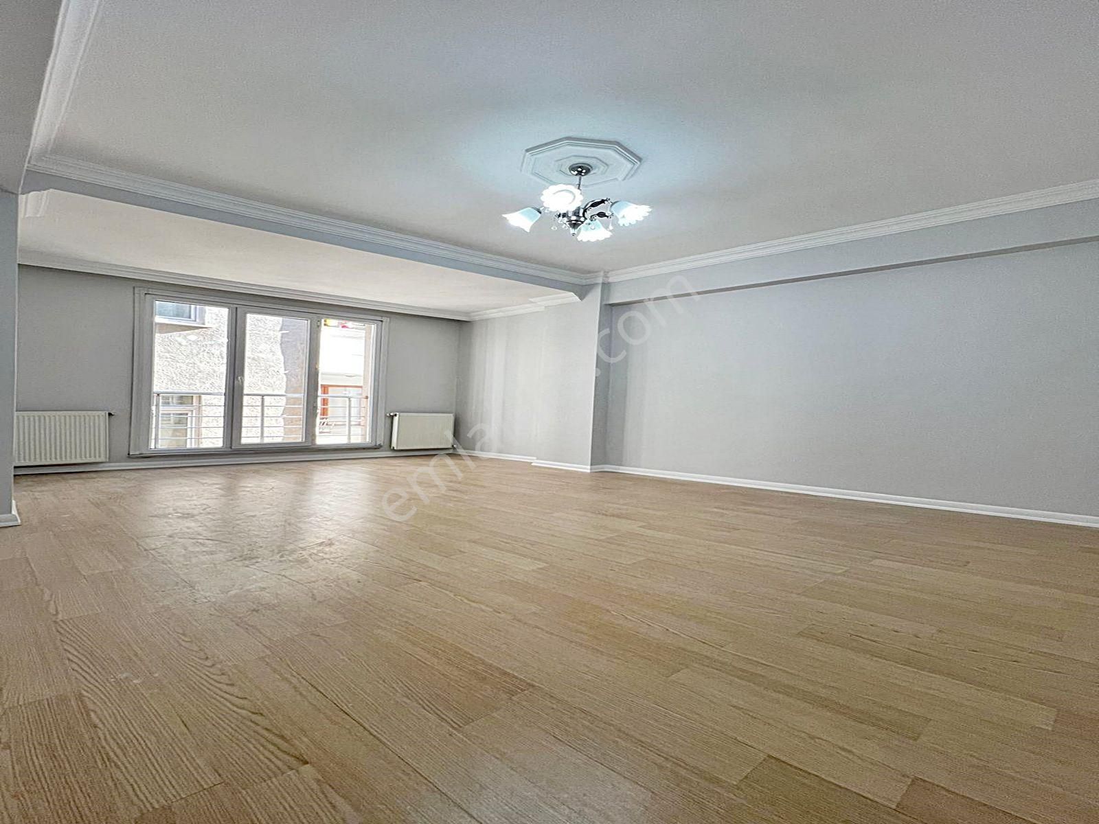 Cadde34 Yapı'dan Eminevim-fuzulev&krediye Uygun Merkezi Konumda 2+1 Dekorlu Balkonlu Arakat Daire - Görsel 2