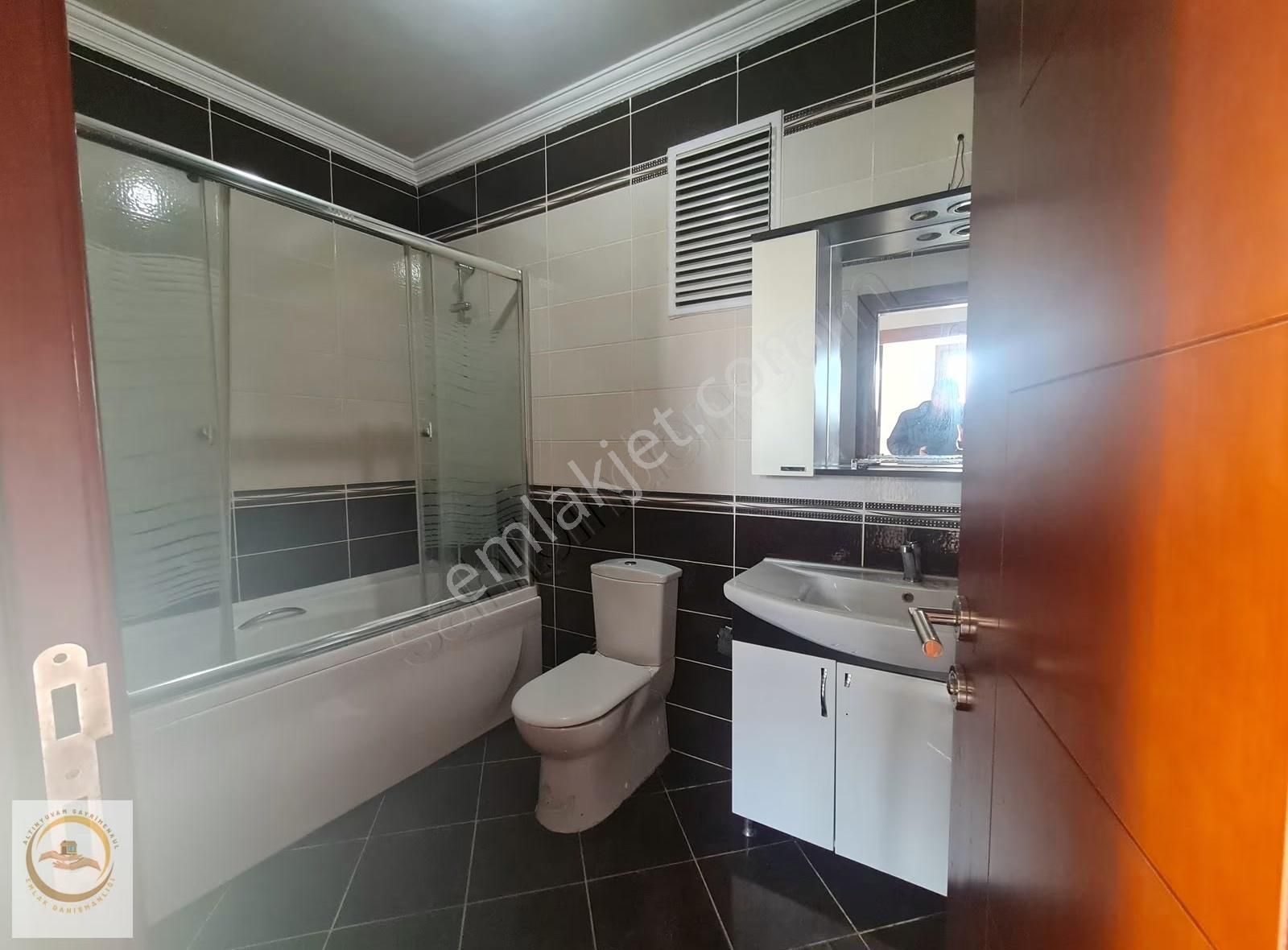 Başakşehir 1. Etapta Cadde Üzeri Kiralık İşyeri 160 M2 Daire - Görsel 21