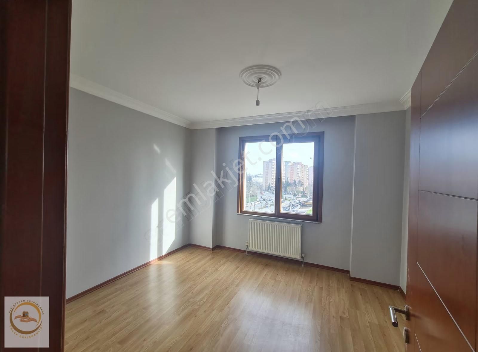 Başakşehir 1. Etapta Cadde Üzeri Kiralık İşyeri 160 M2 Daire - Görsel 6