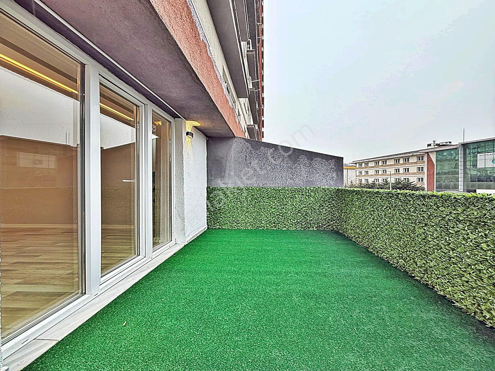 Metrobüse Çok Yakın ! Havuzlu Güvenlikli Site İçinde 1+1 Lüks - Görsel 8