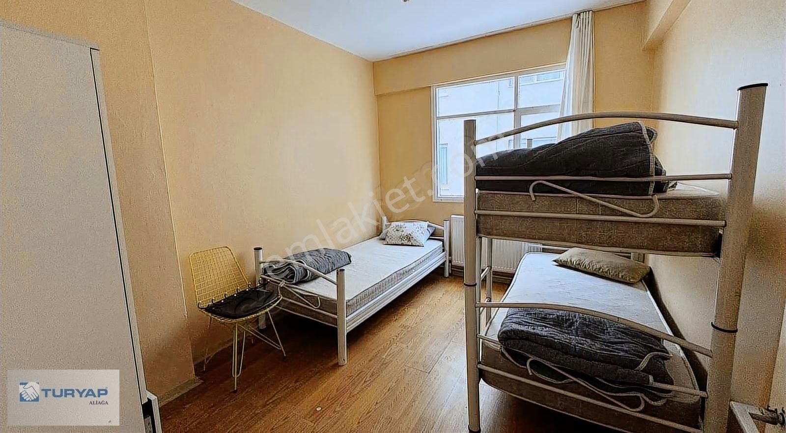 İstiklal Caddesinde 3+1 Ara Kat Geniş Satılık Daire