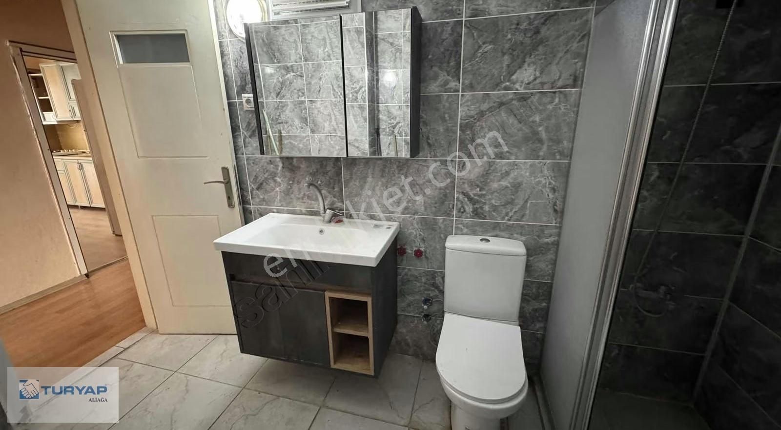 İstiklal Caddesinde 3+1 Ara Kat Geniş Satılık Daire - Görsel 3