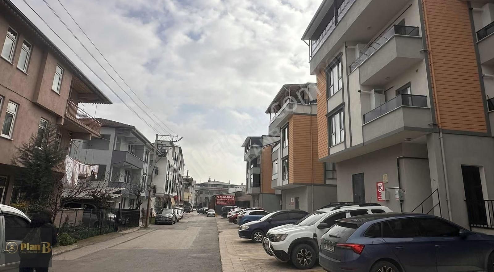 Yeşilova Merkezde Geniş Metrekareli 1+1 Satılık Daire - Görsel 3