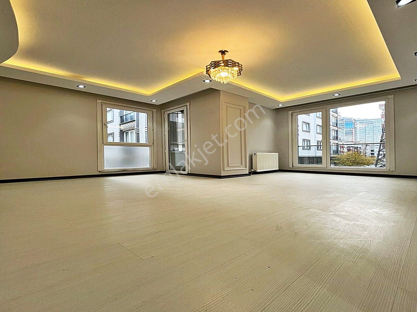 Metrobüse Yürüme Mesafesinde !! Butik Site İçinde 2+1 Lüks Daire !!!