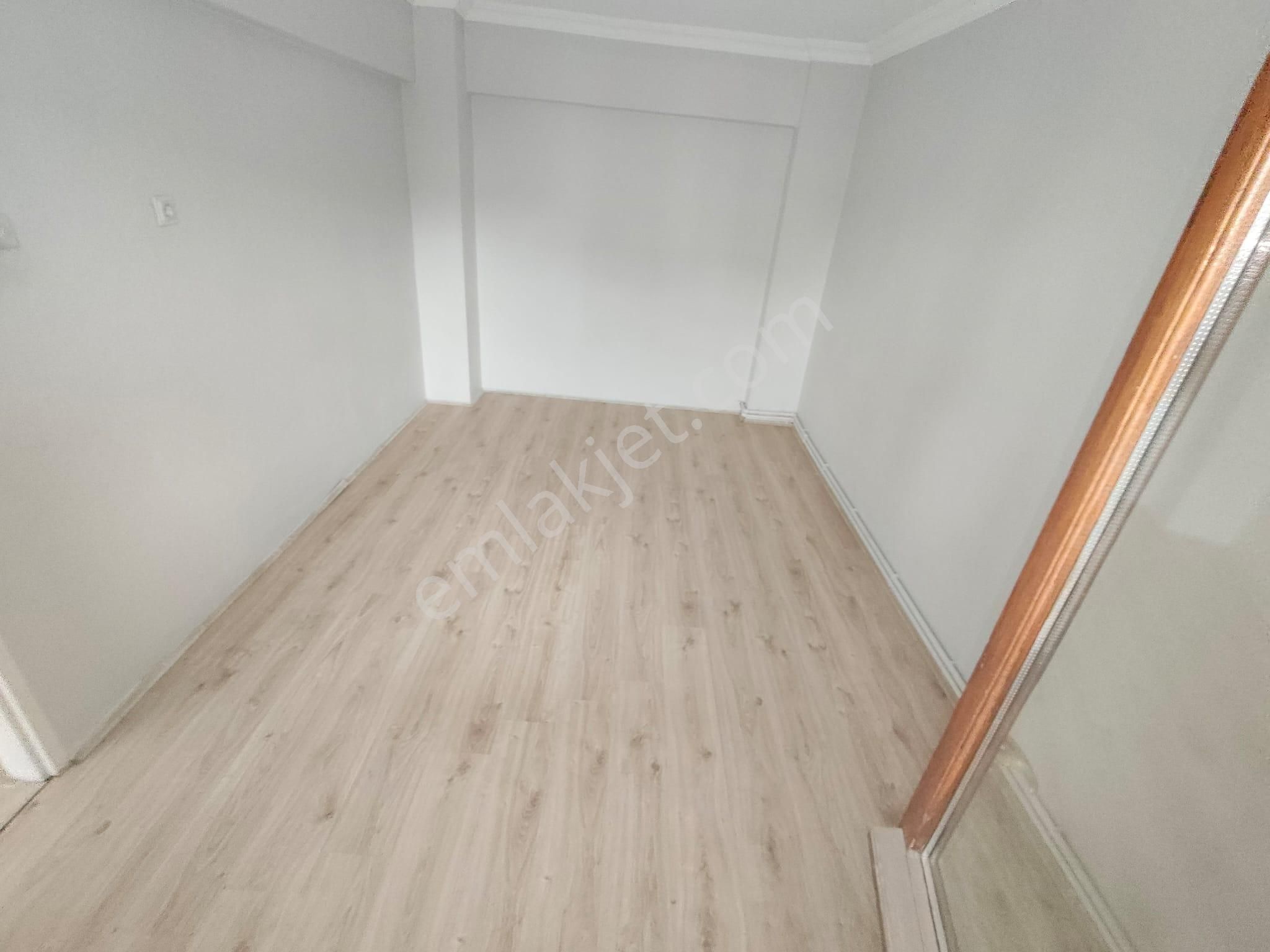 Yılmaz Gayrımenkulden Vatan Caddesi Üstü 1.arakatta Yapılı Şahane Konumda Kiralık Daire - Görsel 12