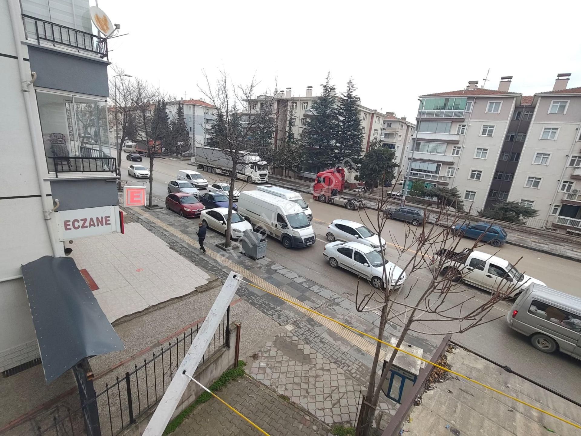 Yılmaz Gayrımenkulden Vatan Caddesi Üstü 1.arakatta Yapılı Şahane Konumda Kiralık Daire - Görsel 18