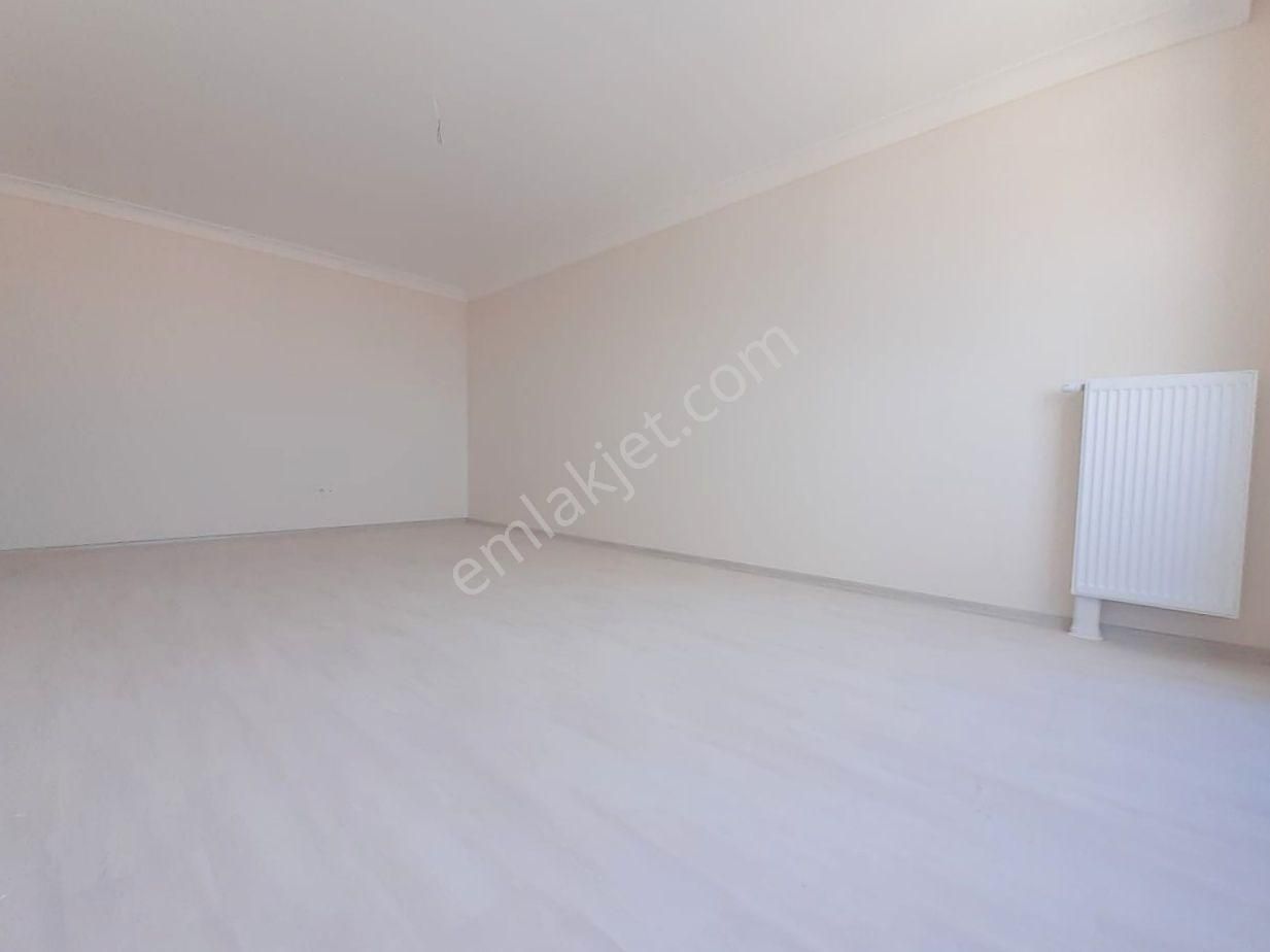 Mertcan'dan Havuzlu Güvenlikli Sitede Ara Kat 2+1 Daire - Görsel 3