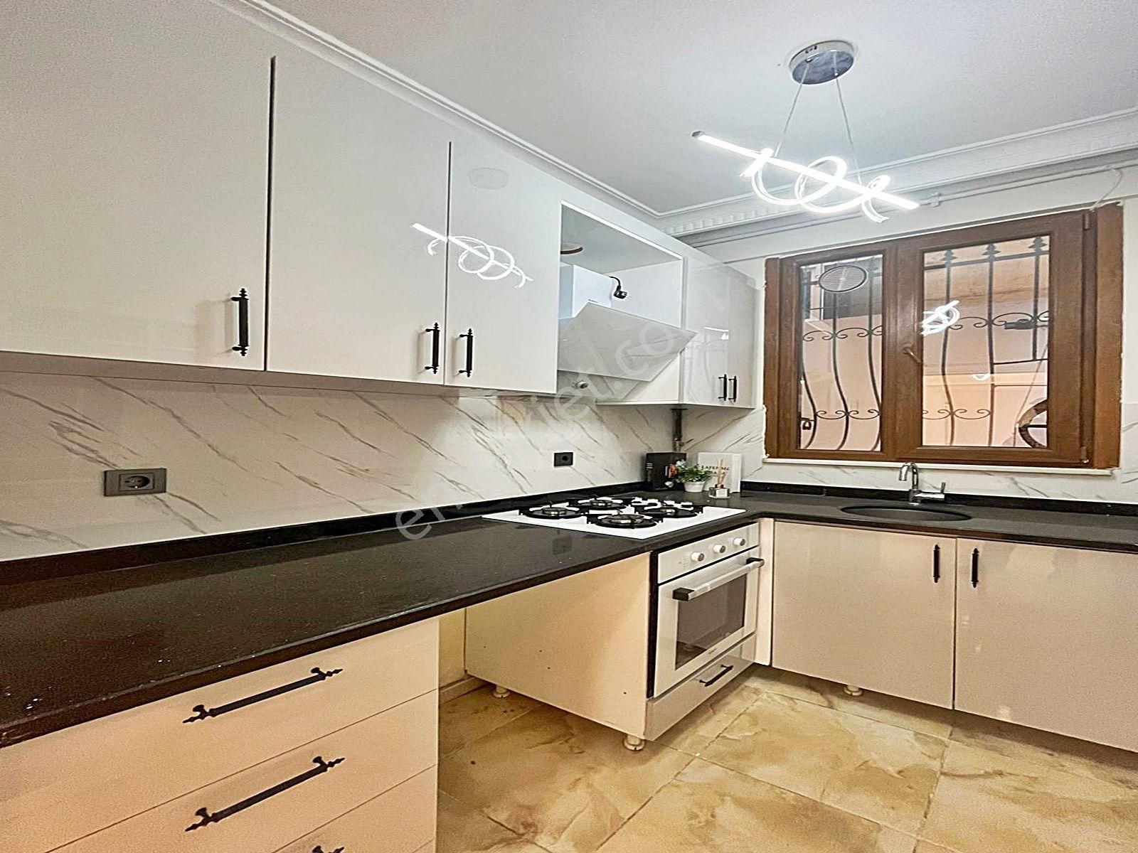 Esenyurt Mehmet Akif Ersoy Mahallesinde Metrobüse Yakın Geniş Bahçeli 2+1 Daire - Görsel 6