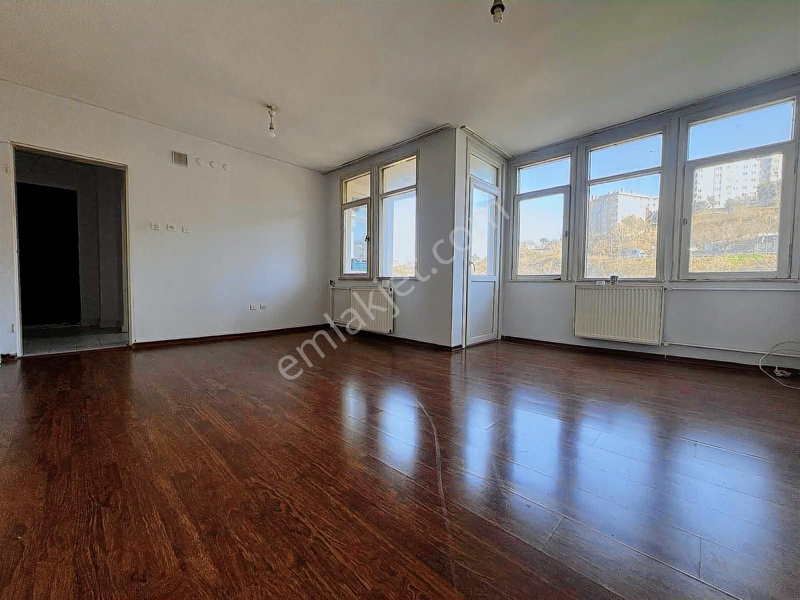 Çengelköy Ata 2 Sitesinde Önü Açık Ferah 2+1 Daire