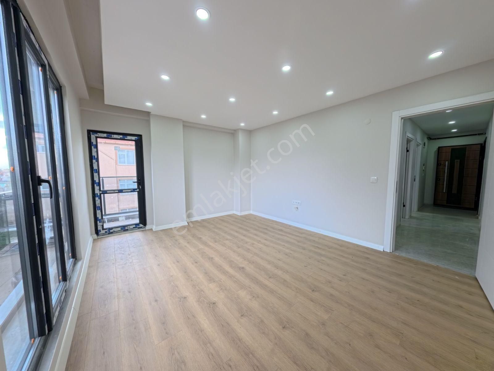 Atatürk Mah.2+1 Sıfır Lüks Arakat Daire(videolu İlan)