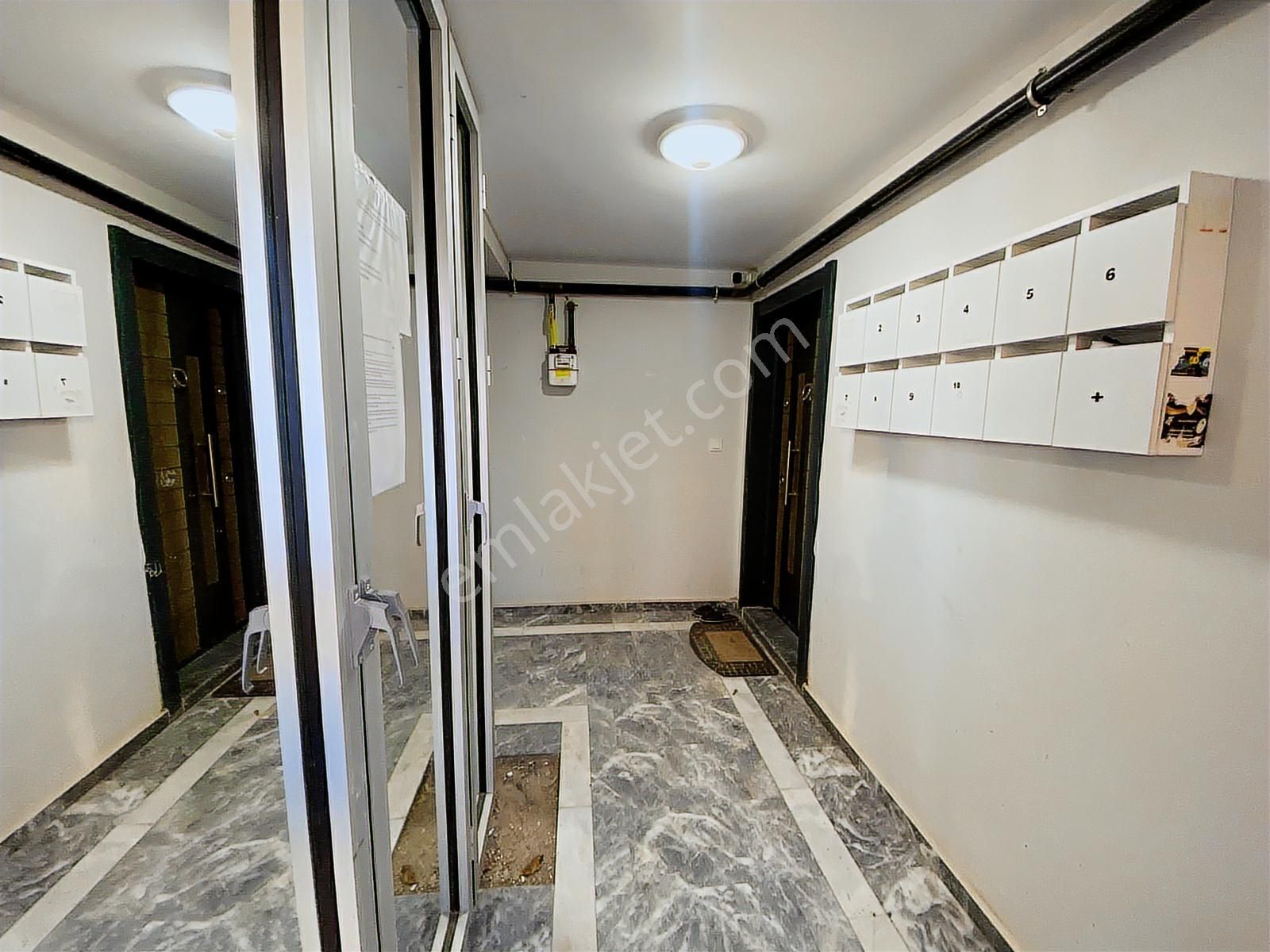 Üniversite Yakını Ful Eşyalı Satılık Daire - Görsel 16