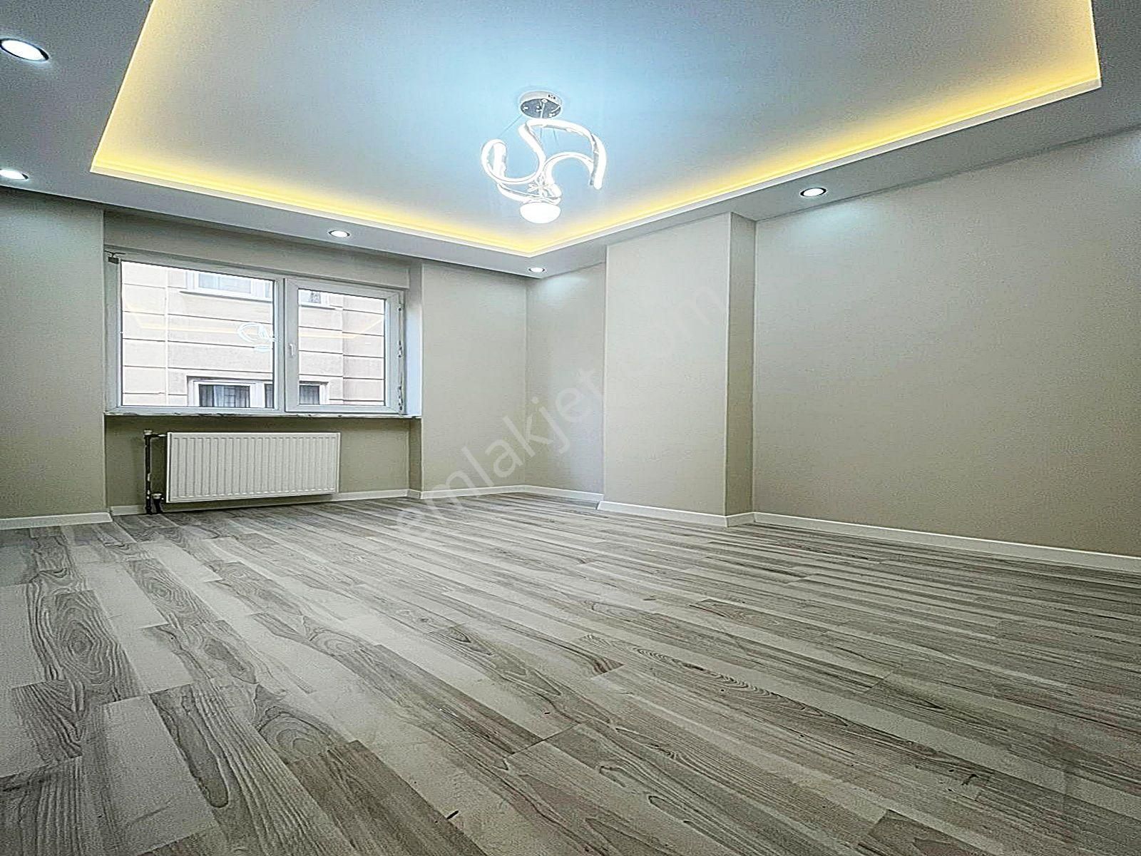 Bağlarçeşme Mahallesinde Çift Balkonlu Minimal Dekorlu Geniş Arakat 2+1 Daire - Görsel 15