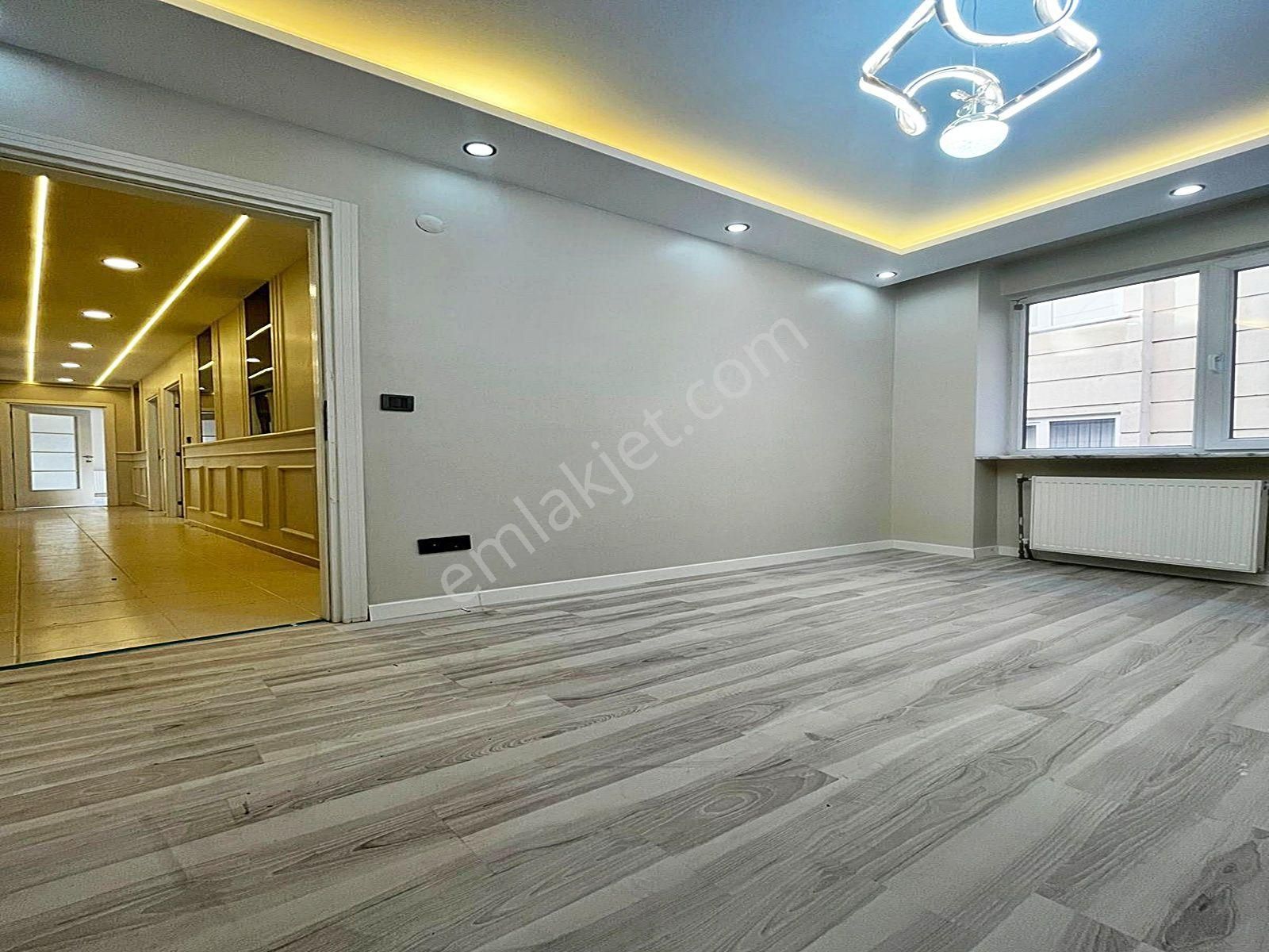 Bağlarçeşme Mahallesinde Çift Balkonlu Minimal Dekorlu Geniş Arakat 2+1 Daire - Görsel 17