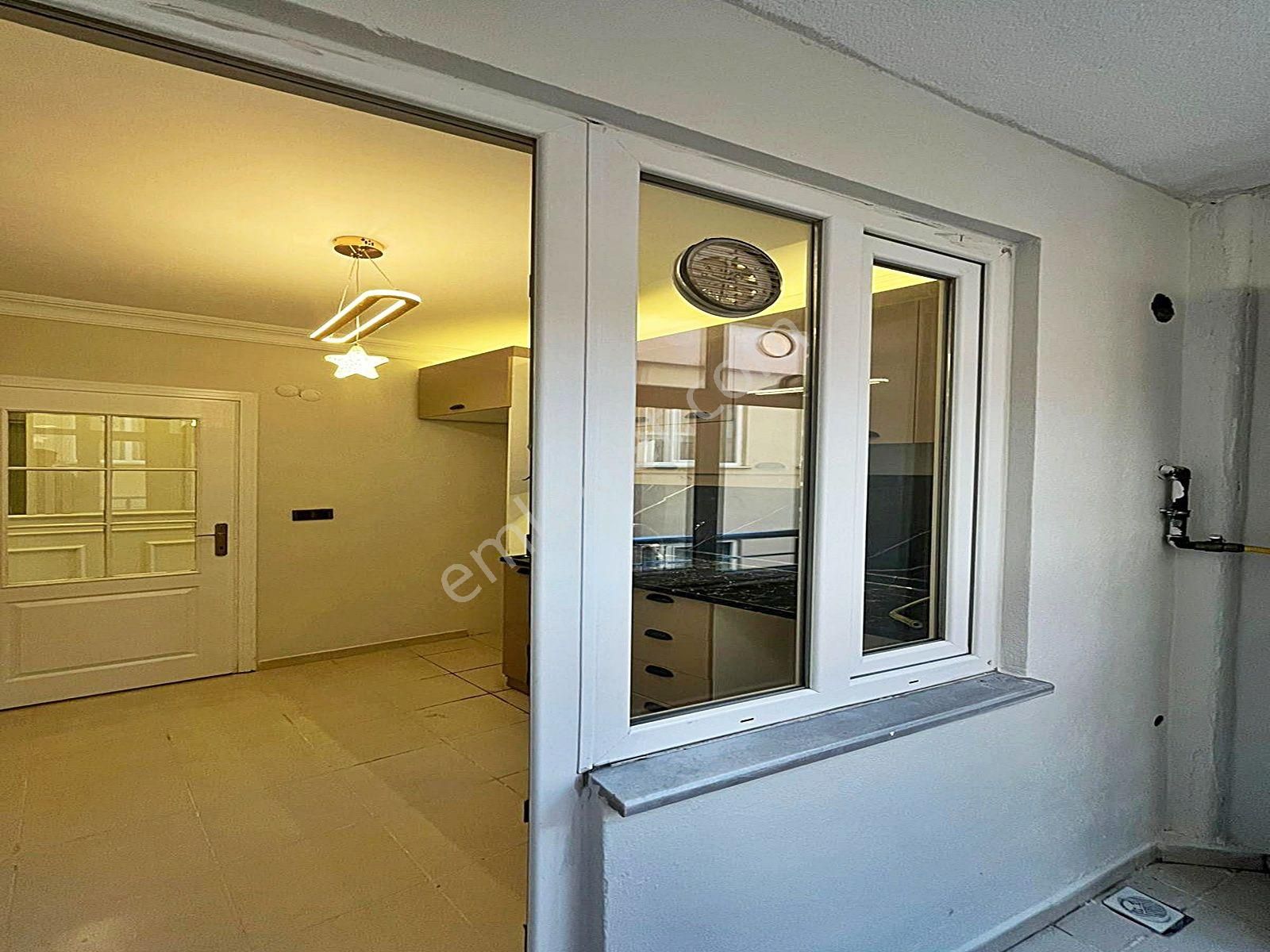 Bağlarçeşme Mahallesinde Çift Balkonlu Minimal Dekorlu Geniş Arakat 2+1 Daire - Görsel 9