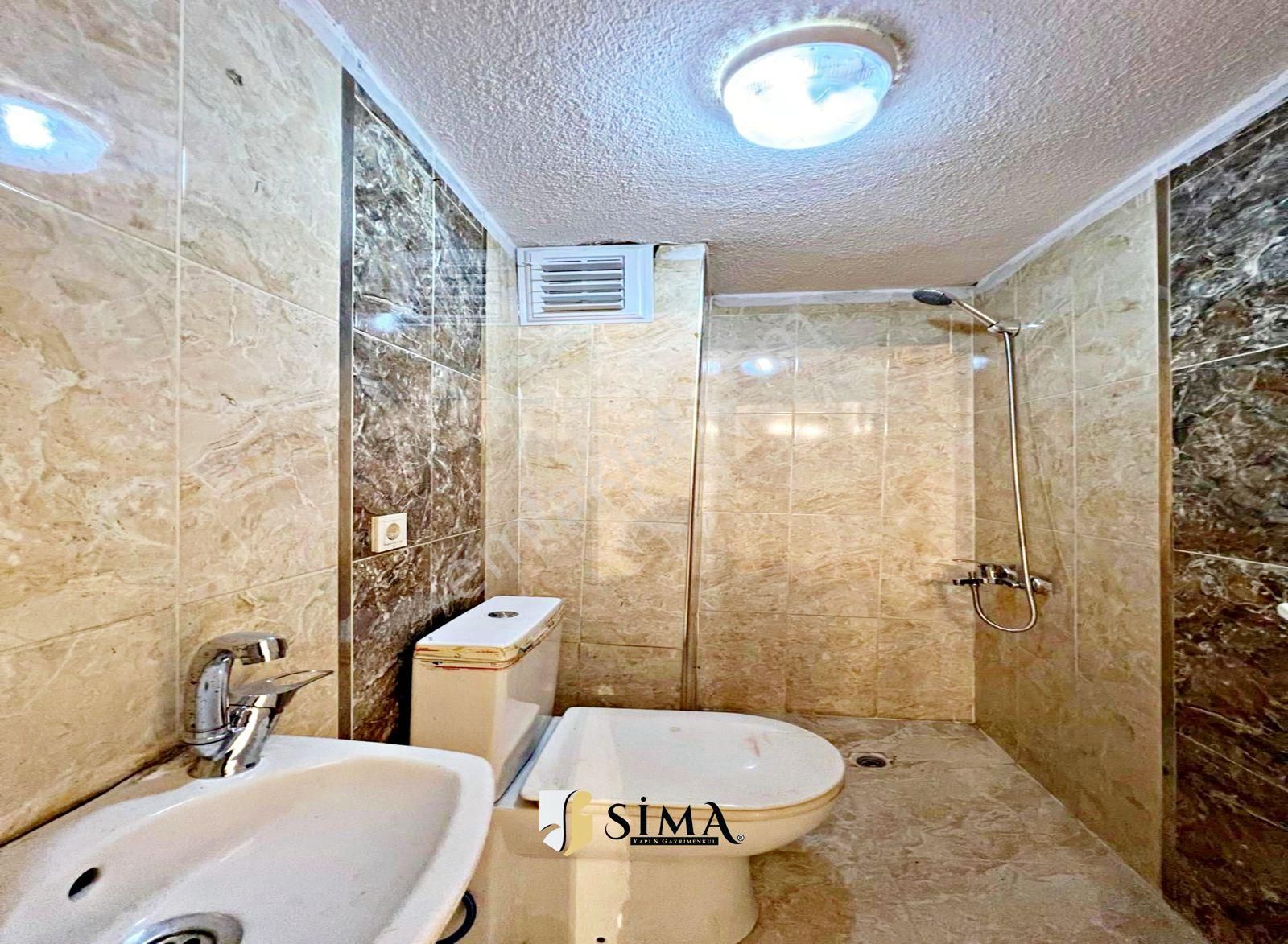 Ebeveyn Banyolu Merkezi Konumda Dekorlu 2+1 Satılık Daire - Görsel 12