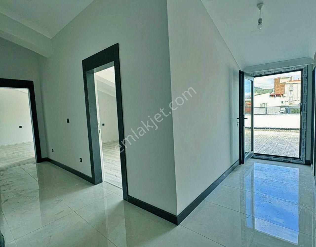 Uytundan Satılık 4+1 Dubleks Geniş Teras Kapalı Otopark - Görsel 17