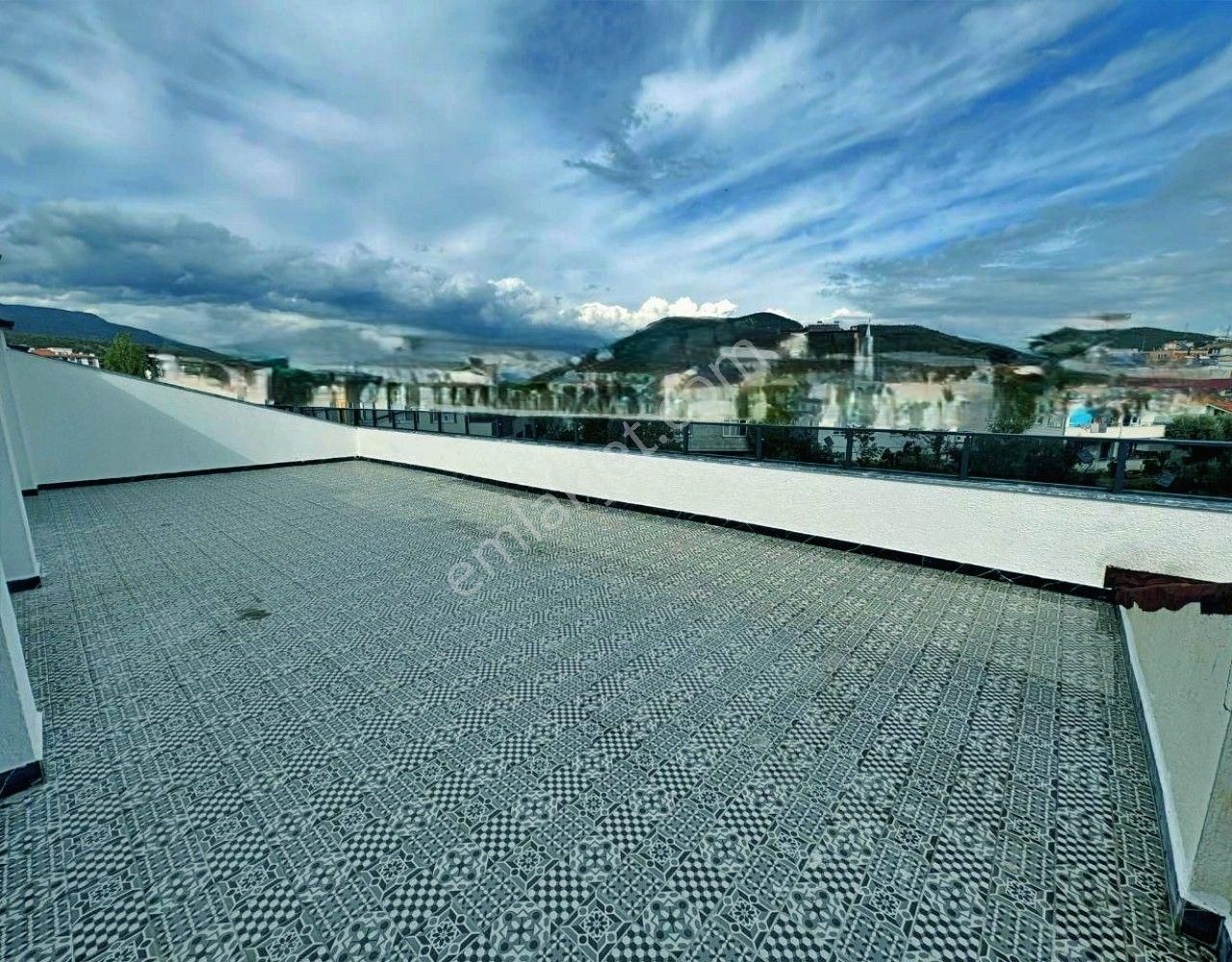 Uytundan Satılık 4+1 Dubleks Geniş Teras Kapalı Otopark - Görsel 35